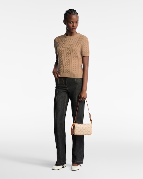 Outros Canvas Monogram Carteiras Carteiras com Corrente & Micro Bolsas Bolsa Pochette Accessoires | Louis Vuitton ®