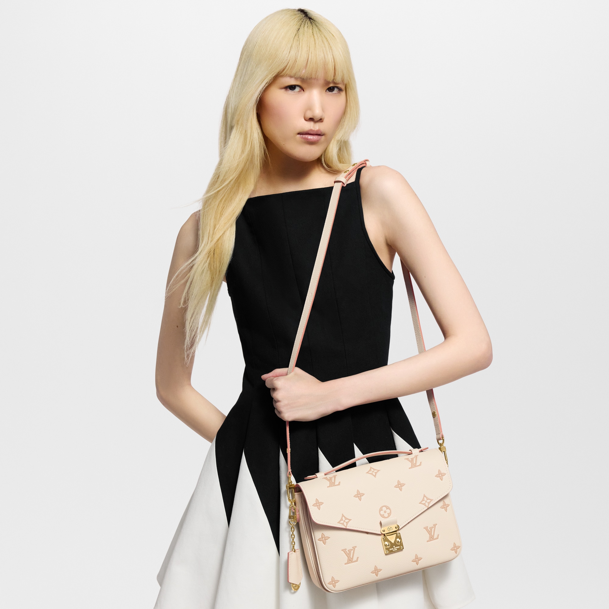 Monogram Empreinte Bolsas para Mujer Novedades Bolsa Pochette Métis | Louis Vuitton ® (Ampliar producto)
