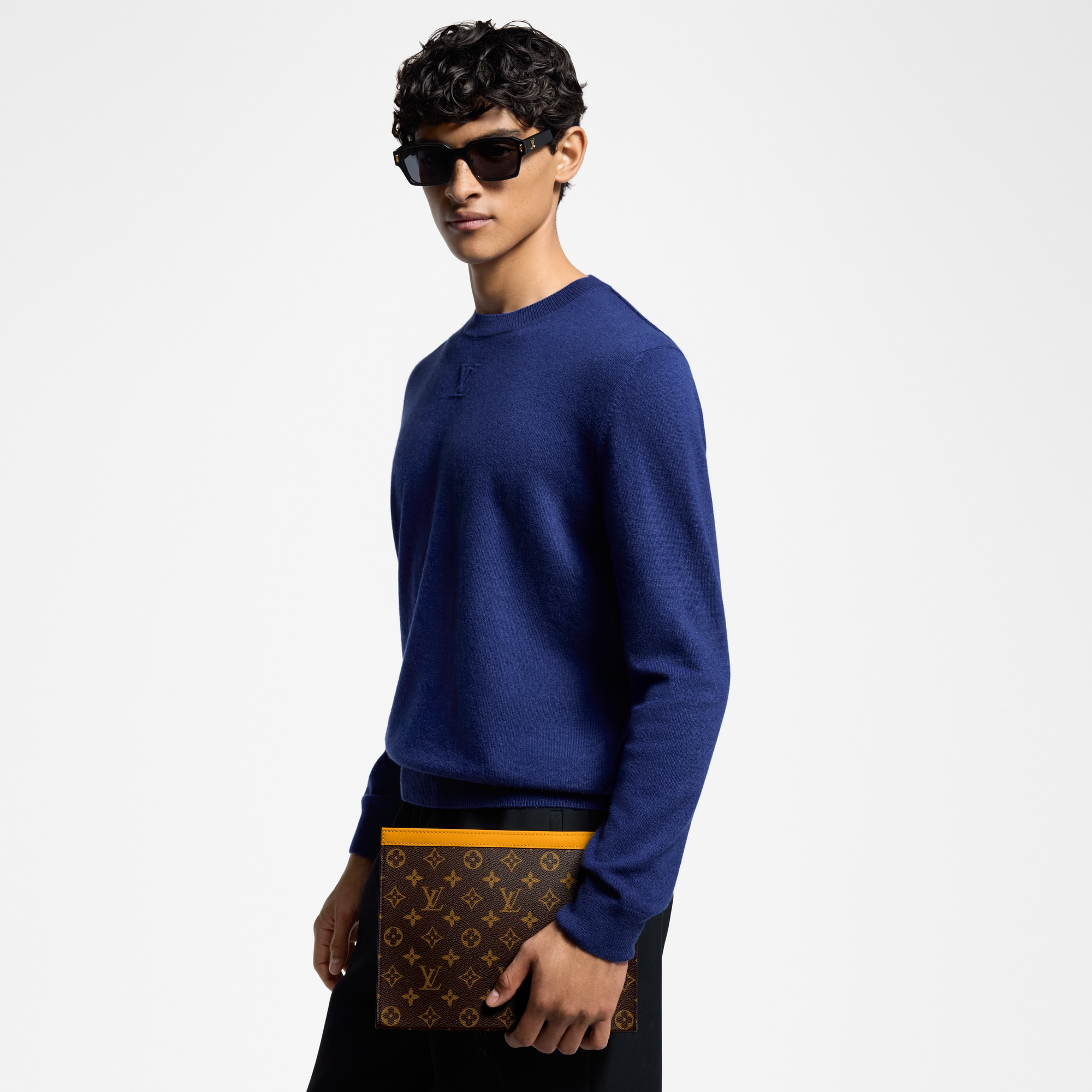 Canvas Monogram Macassar Carteras y artículos de piel pequeños Bolsas de mano y clutches Bolsa Pochette Voyage MM | Louis Vuitton ® (Ampliar producto)