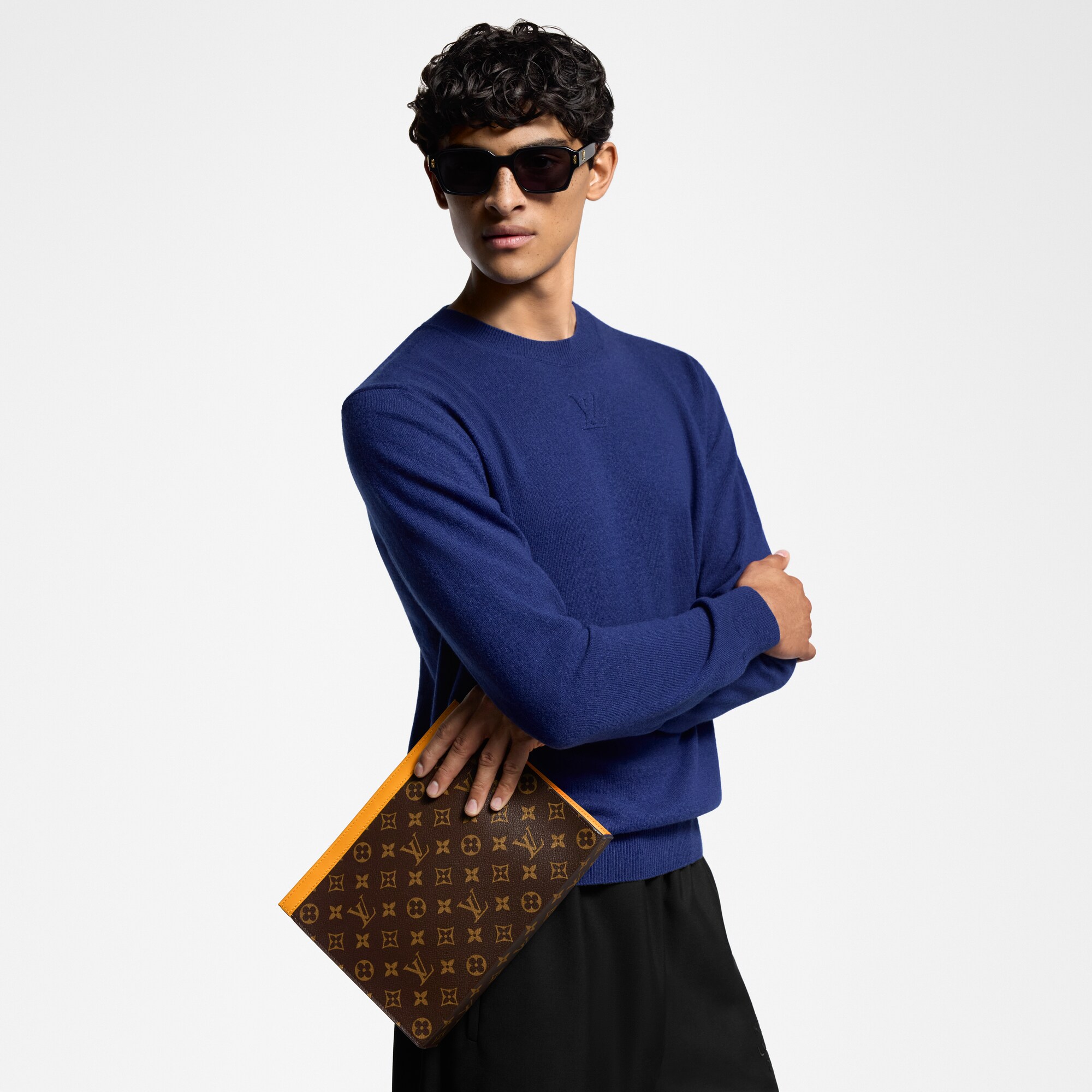 Canvas Monogram Macassar Carteras y artículos de piel pequeños Bolsas de mano y clutches Bolsa Pochette Voyage MM | Louis Vuitton ® (Ampliar producto)