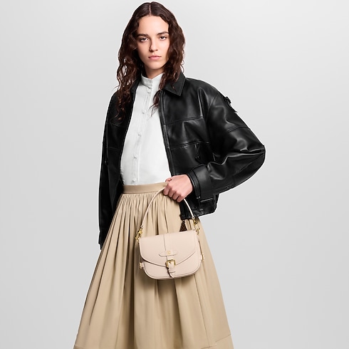 Epi Bolsas de mano Todas las colecciones Bolsa Saumur BB | Louis Vuitton ® (Ampliar producto)