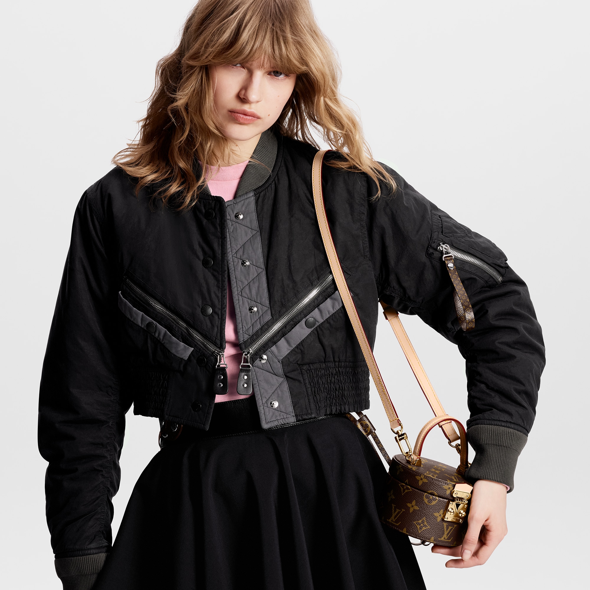 Monogram Carteras y artículos de piel pequeños Carteras con cadena y Micro Bolsas Bolsa Scott | Louis Vuitton ® (Ampliar producto)