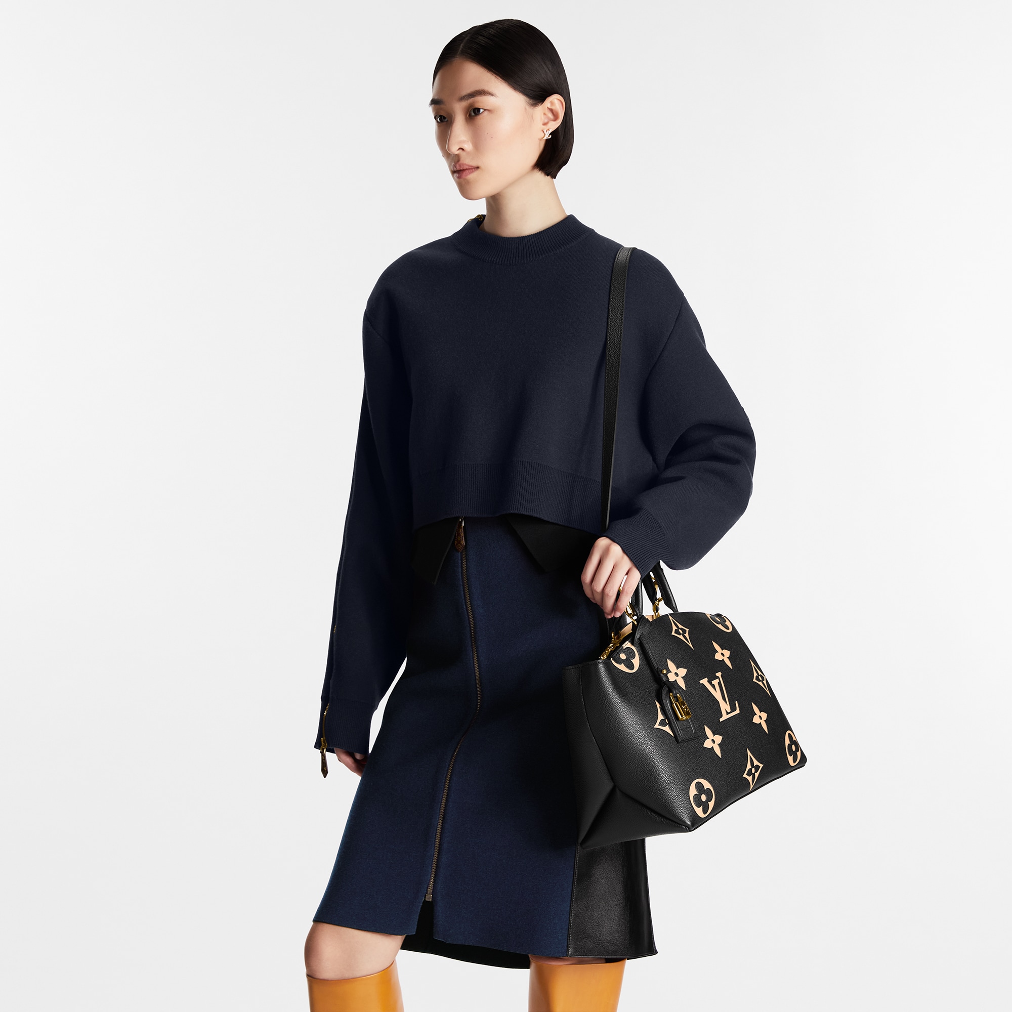 Bicolor Monogram Empreinte Leather Discontinued Product Obs 13 Bolsa tote Grand Palais | Louis Vuitton ® (Ampliar producto)