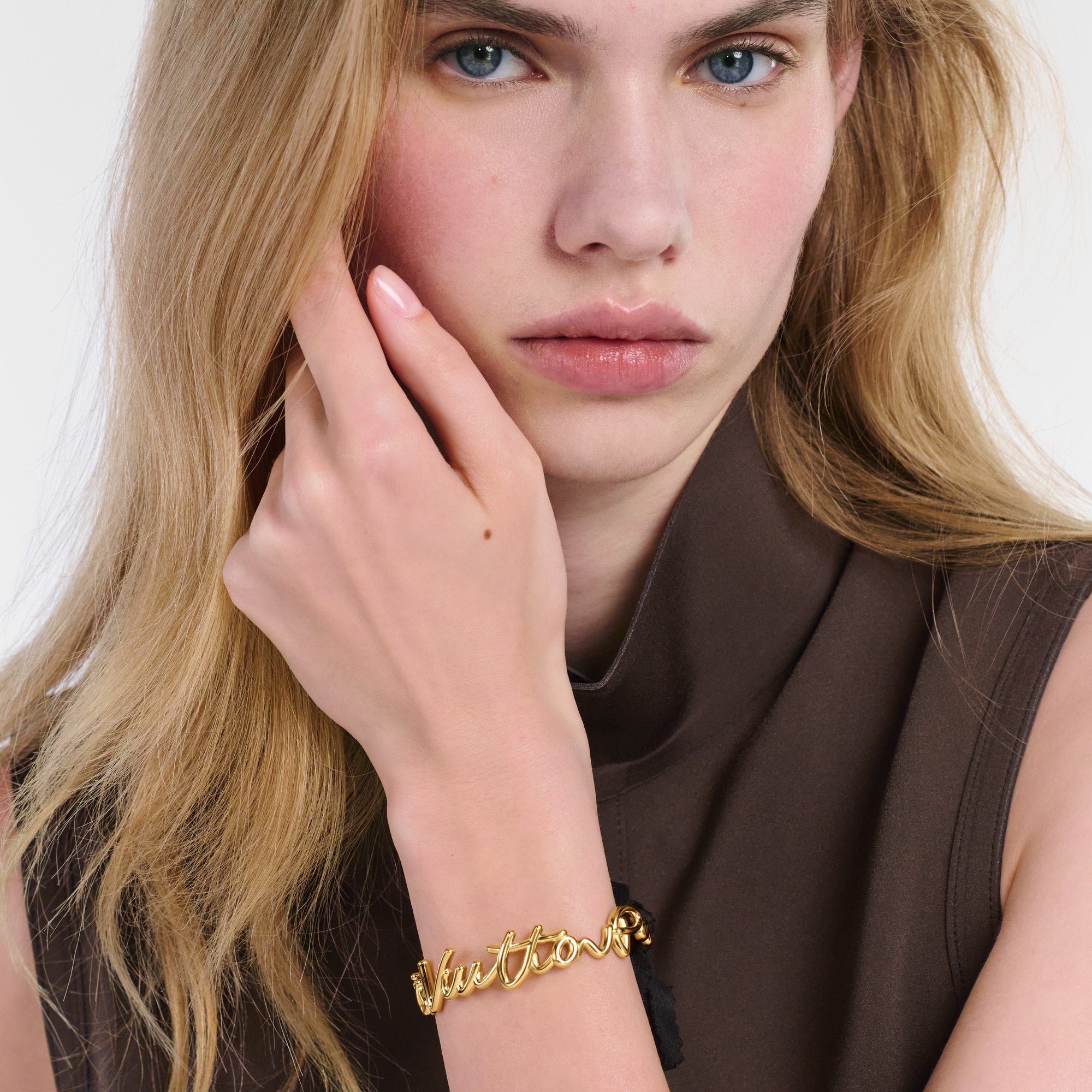 S00 Bisutería Brazaletes Brazalete LV Script | Louis Vuitton ® (Ampliar producto)