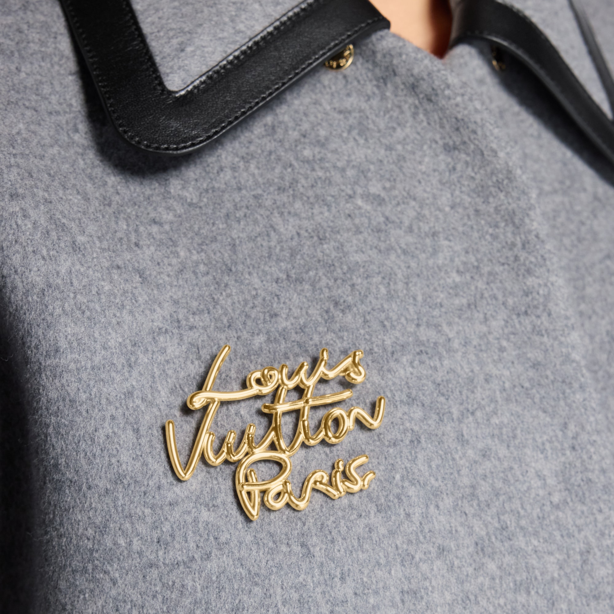 S00 Bisutería Toda la Bisutería Broche LV Script | Louis Vuitton ® (Ampliar producto)