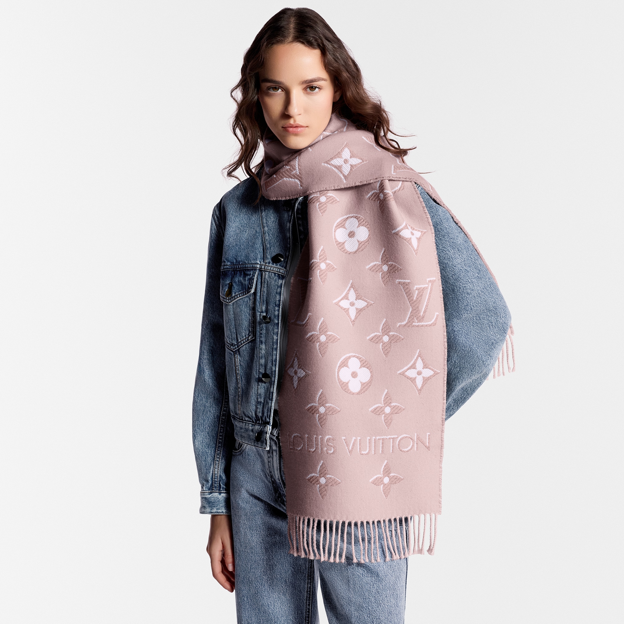 S00 Accesorios Bufandas Bufanda LV Essential Shine | Louis Vuitton ® (Ampliar producto)