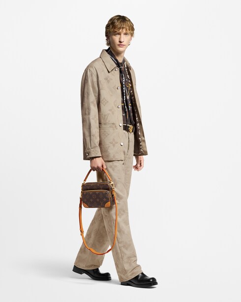 Ready to Wear Cazadoras y abrigos Camisa con motivo Monograma bordado | Louis Vuitton ®