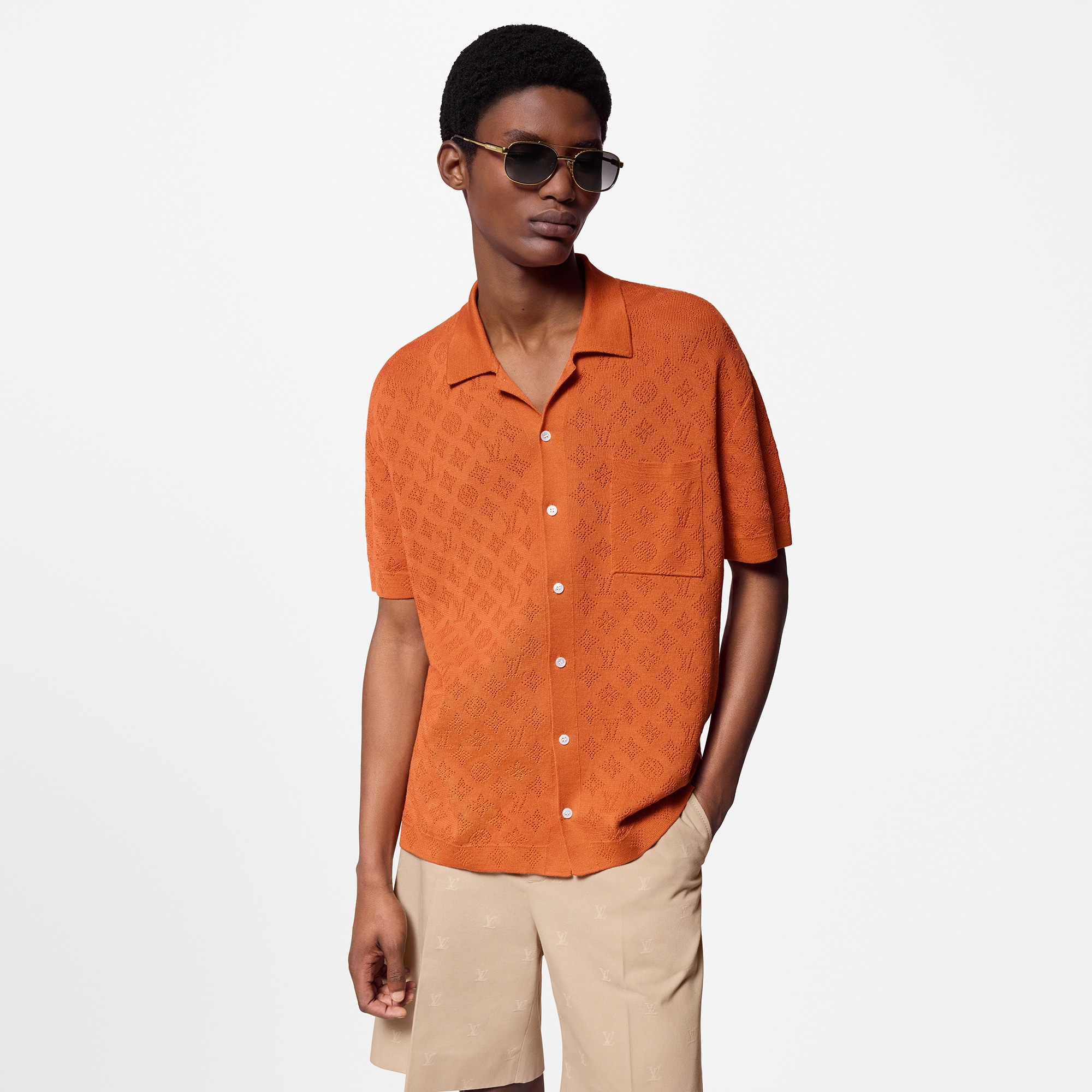  Ready to Wear Camisas Camisa de manga corta en algodón calado Monograma | Louis Vuitton ® (Ampliar producto)