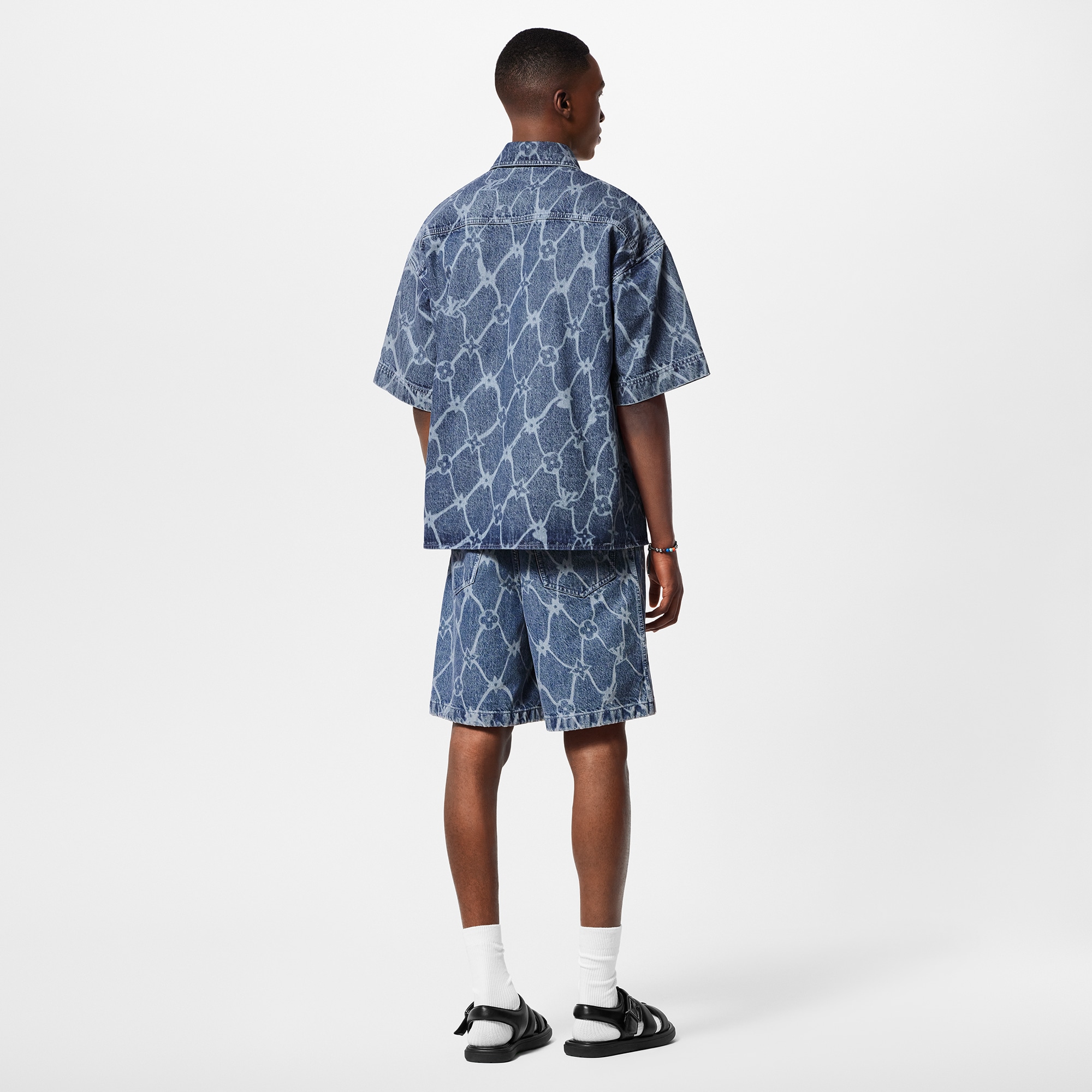  Ready to Wear Camisas Camisa de manga corta en denim con estampado Monograma | Louis Vuitton ® (Ampliar producto)