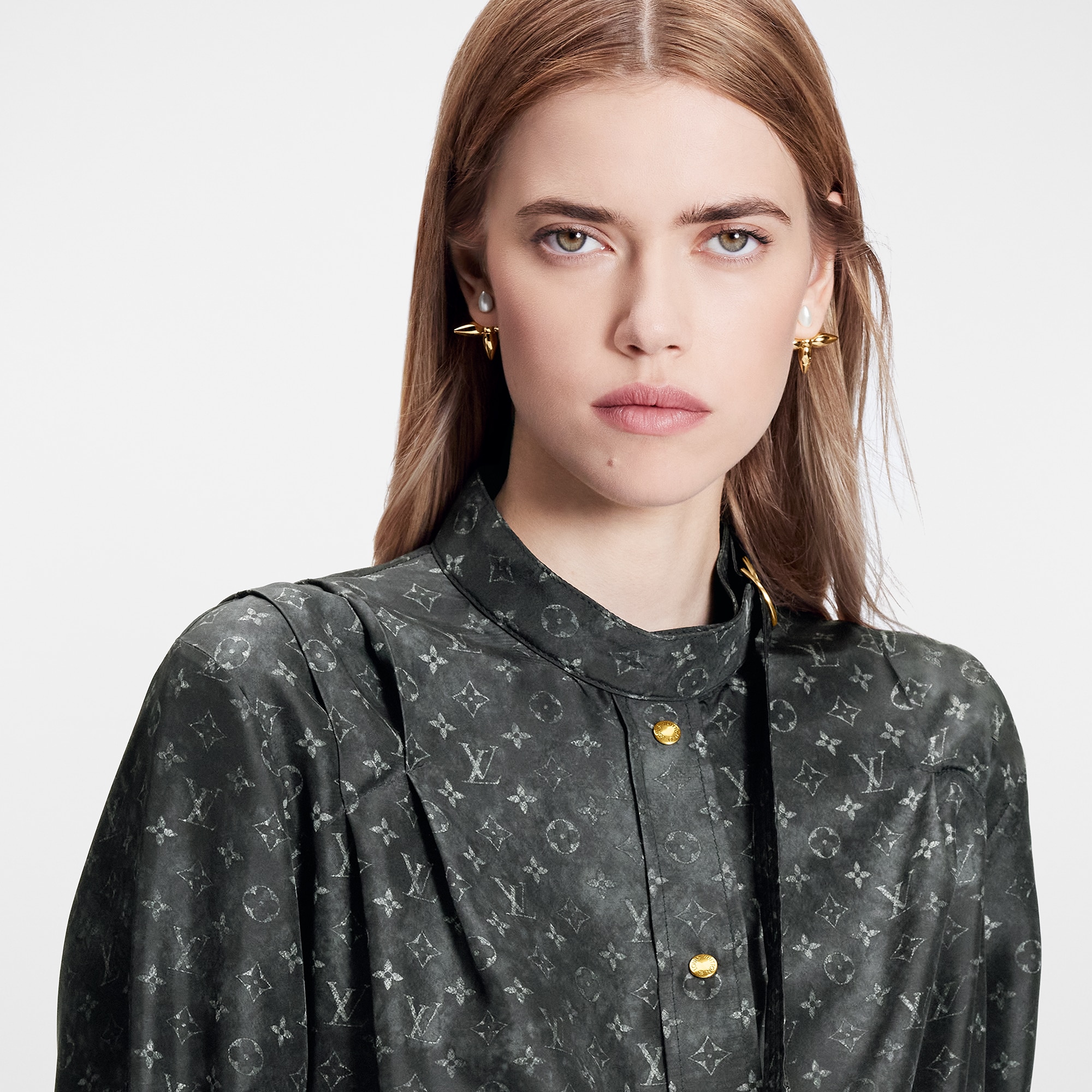  Discontinued Product Obs 7 Camisa Monograma Cloud con pliegues en los hombros | Louis Vuitton ® (Ampliar producto)