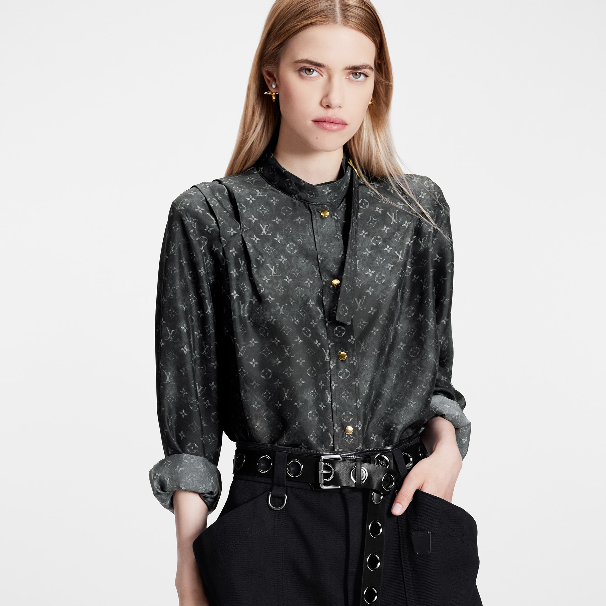  Discontinued Product Obs 7 Camisa Monograma Cloud con pliegues en los hombros | Louis Vuitton ® (Ampliar producto)