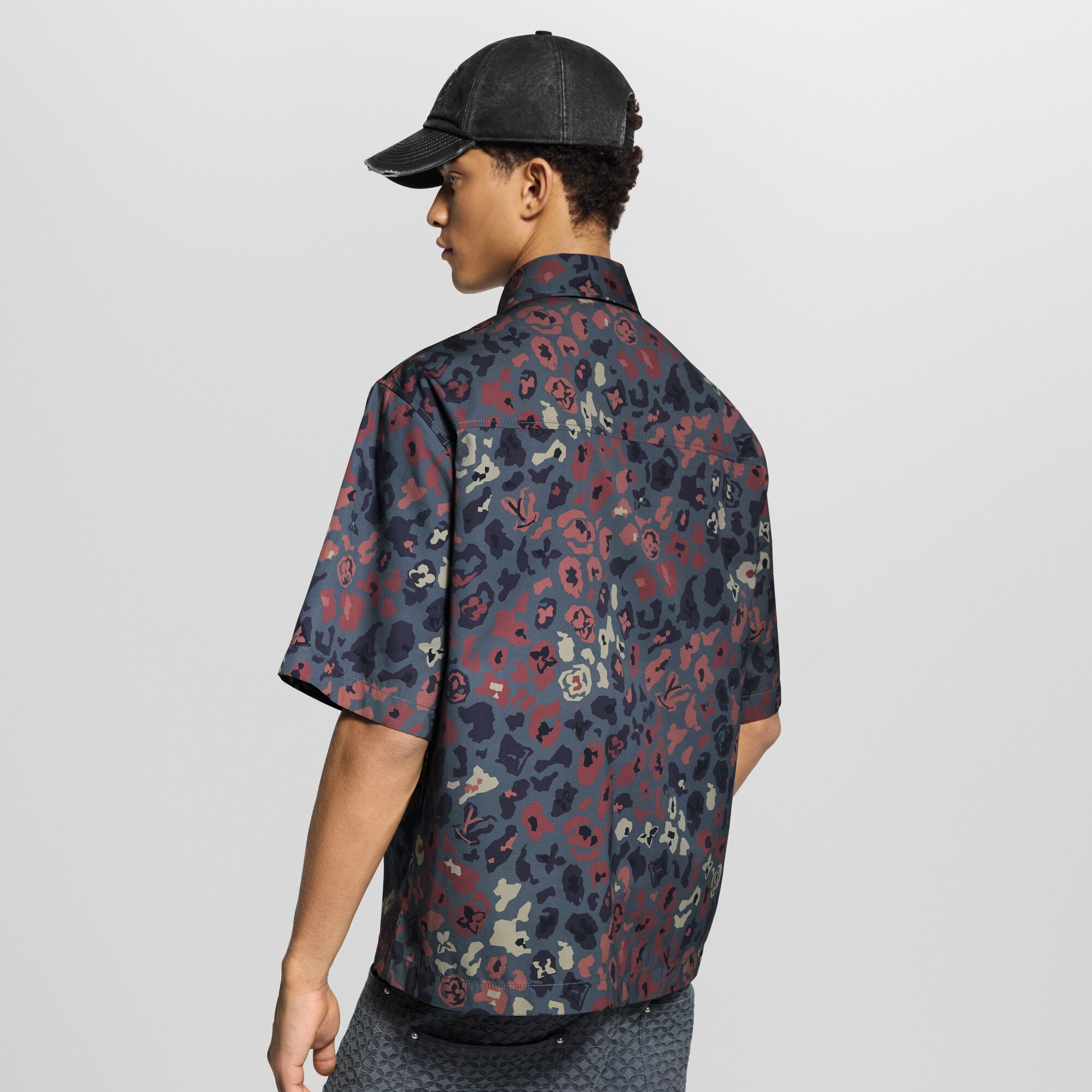  Ready to Wear Camisas Camisa utilitaria de manga corta | Louis Vuitton ® (Ampliar producto)