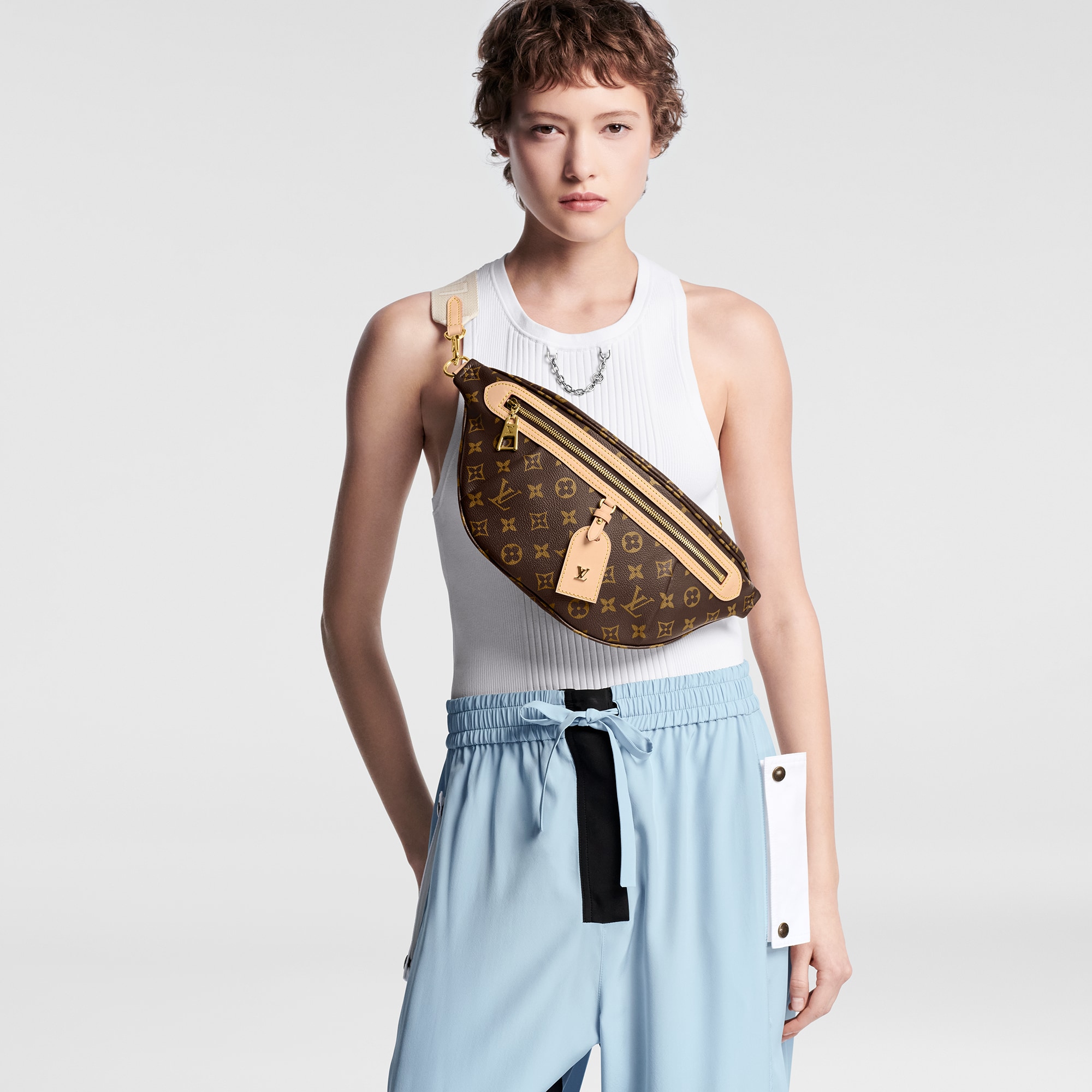 Monogram Bolsas de mano Todas las bolsas de mano Cangurera High Rise | Louis Vuitton ® (Ampliar producto)