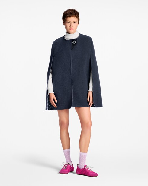 Discontinued Product Obs 10 Chain Fastening Cape | Louis Vuitton ®