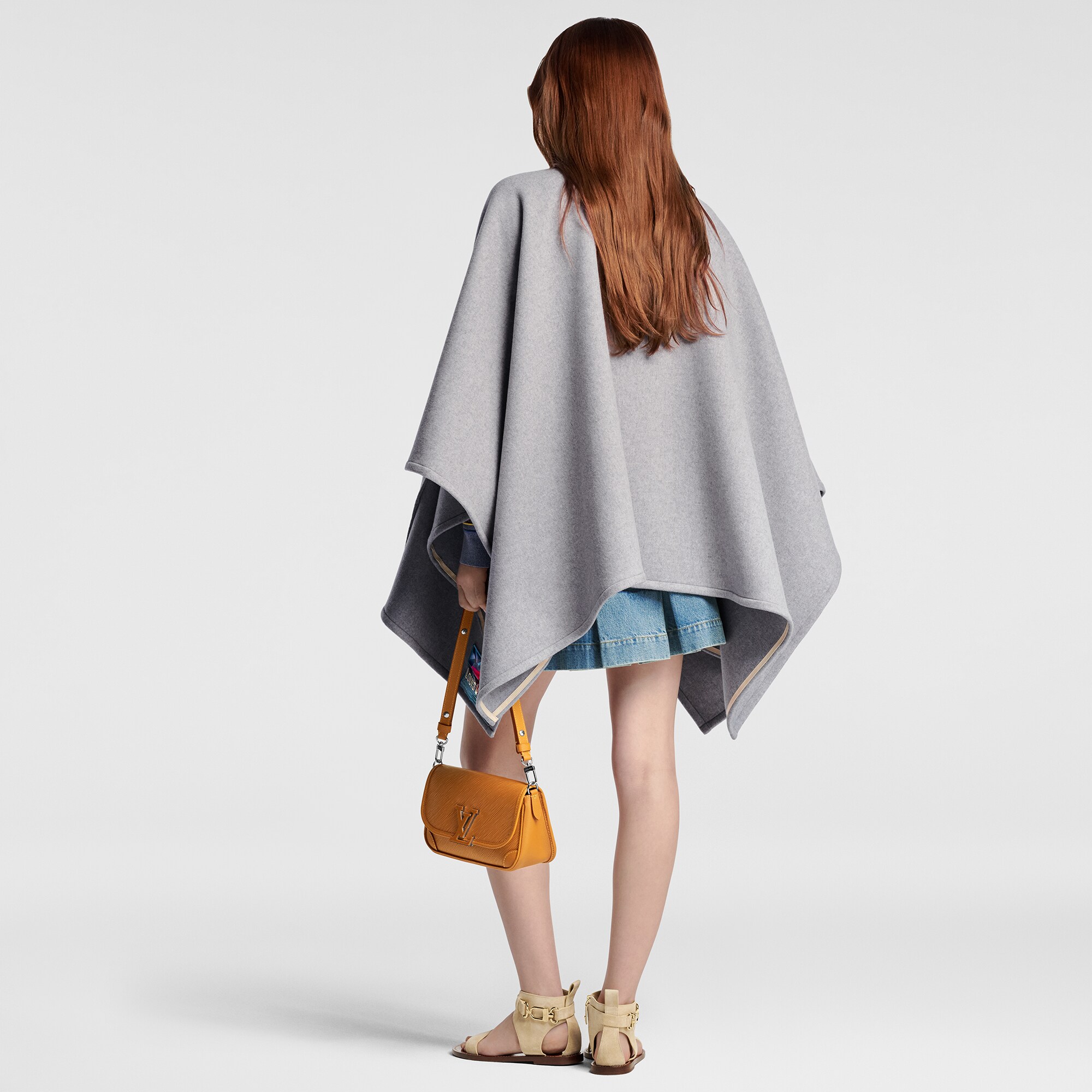  Ready to Wear Abrigos y chaquetas Capa con ribetes en piel | Louis Vuitton ® (Ampliar producto)