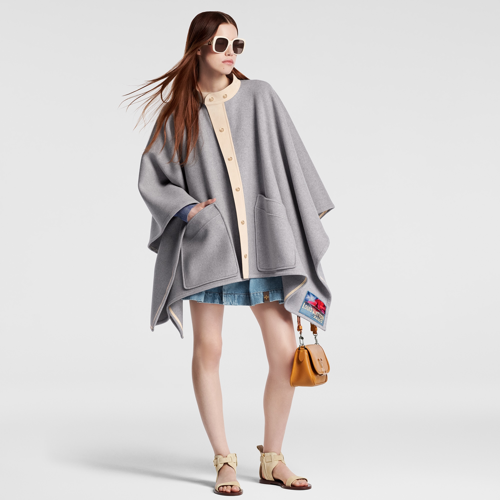  Ready to Wear Abrigos y chaquetas Capa con ribetes en piel | Louis Vuitton ® (Ampliar producto)