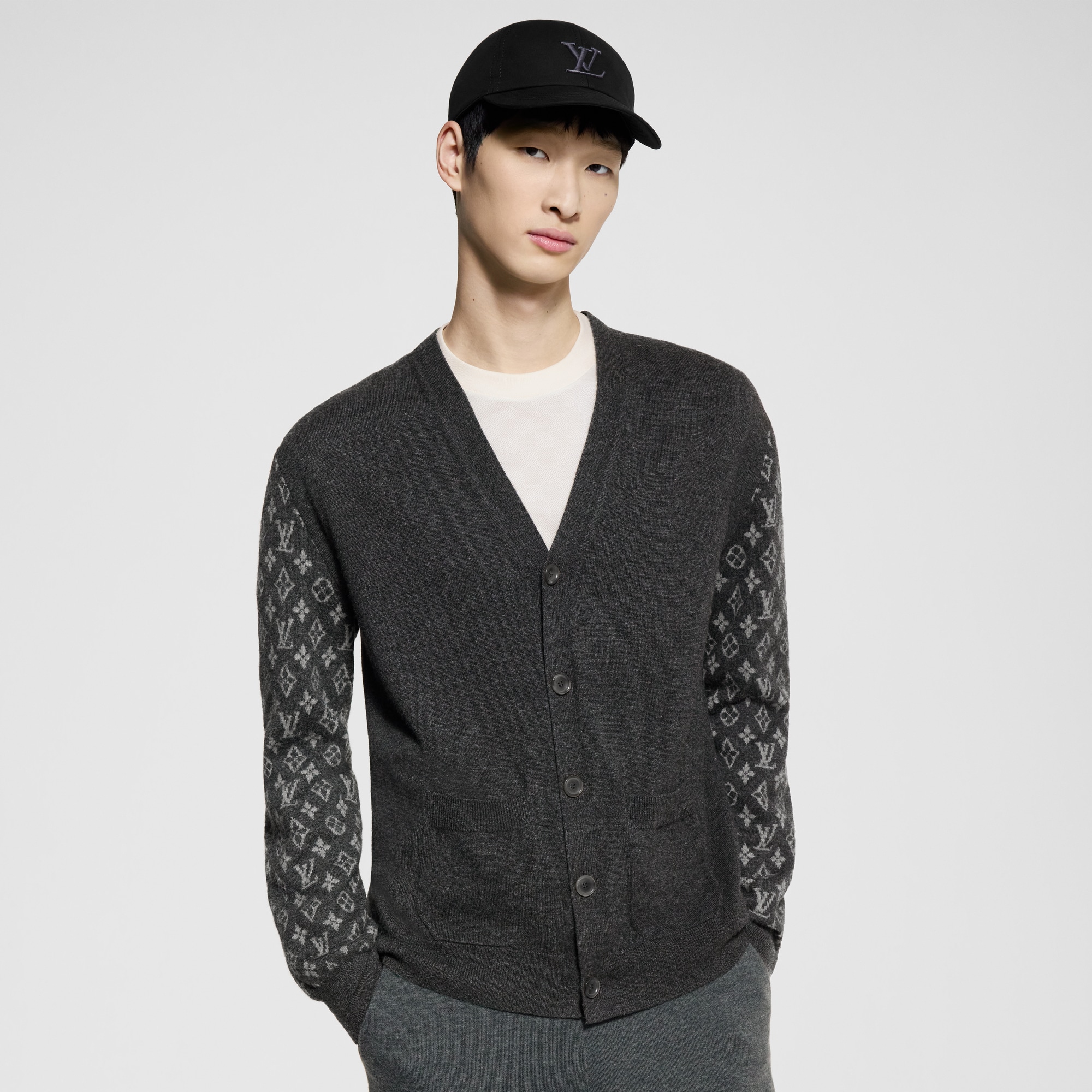  Ready to Wear Prendas tejidas y sudaderas Cárdigan en mezcla de cachemir con motivo Monograma | Louis Vuitton ® (Ampliar producto)