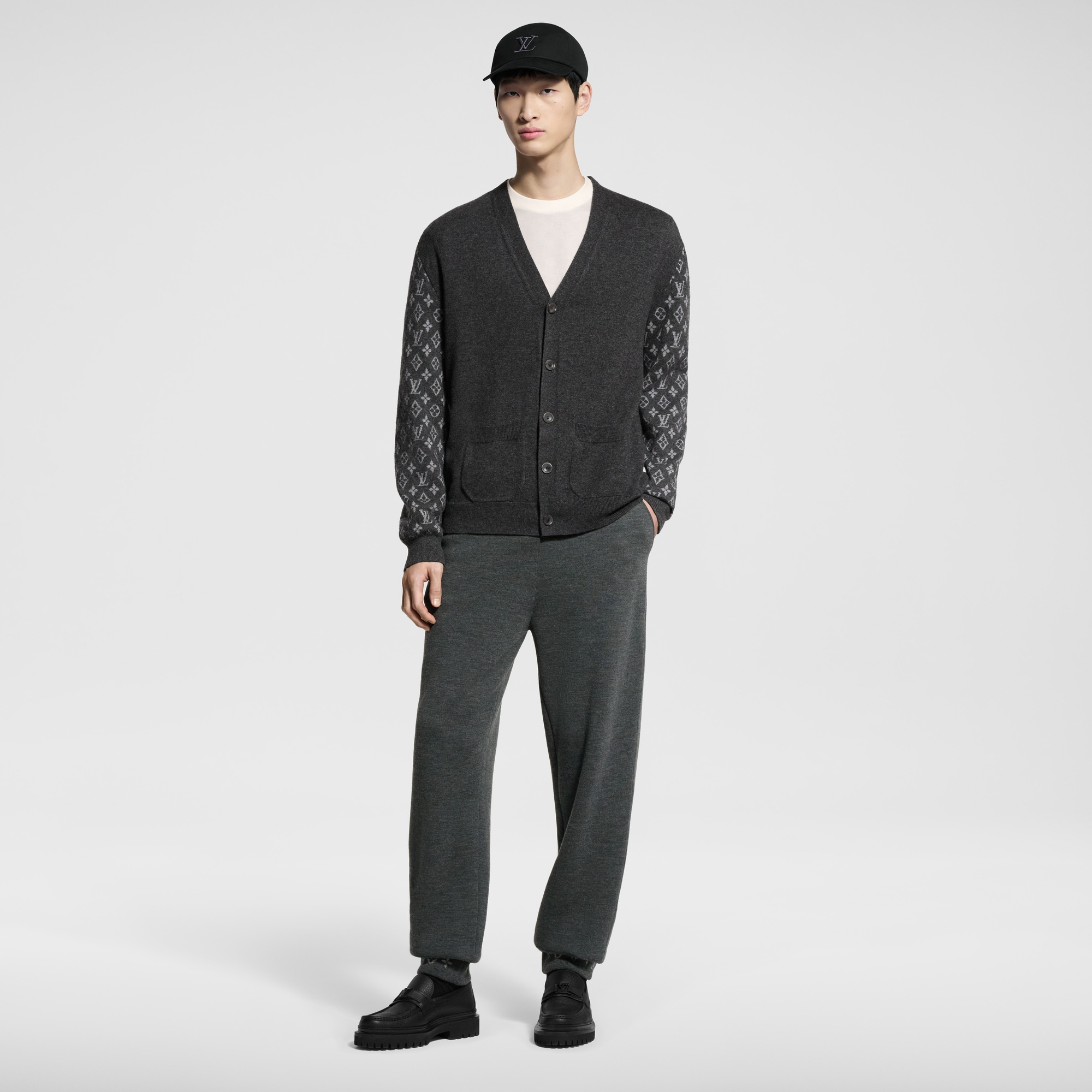  Ready to Wear Prendas tejidas y sudaderas Cárdigan en mezcla de cachemir con motivo Monograma | Louis Vuitton ® (Ampliar producto)