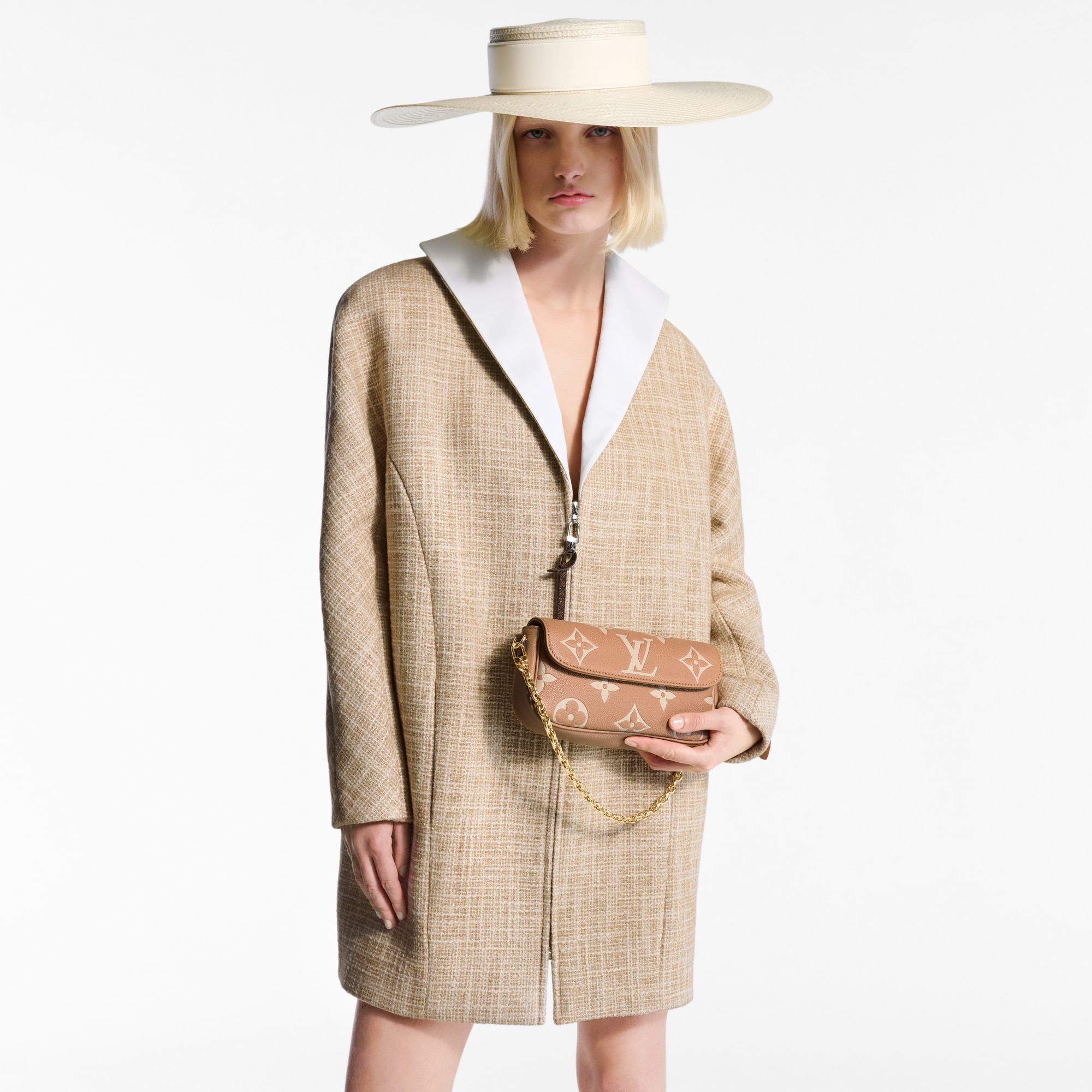Bicolor Monogram Empreinte Leather Carteras y artículos de piel pequeños Carteras con cadena y Micro Bolsas Cartera con cadena Ivy | Louis Vuitton ® (Ampliar producto)