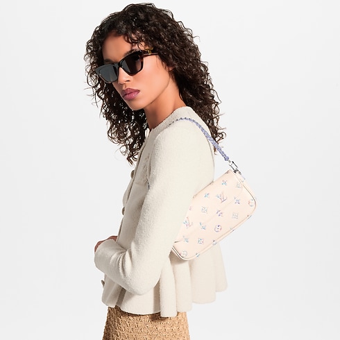 Monogram Empreinte Carteras y Artículos de Piel Pequeños Carteras con cadena y Micro Bolsas Cartera con cadena Ivy | Louis Vuitton ® (Ampliar producto)