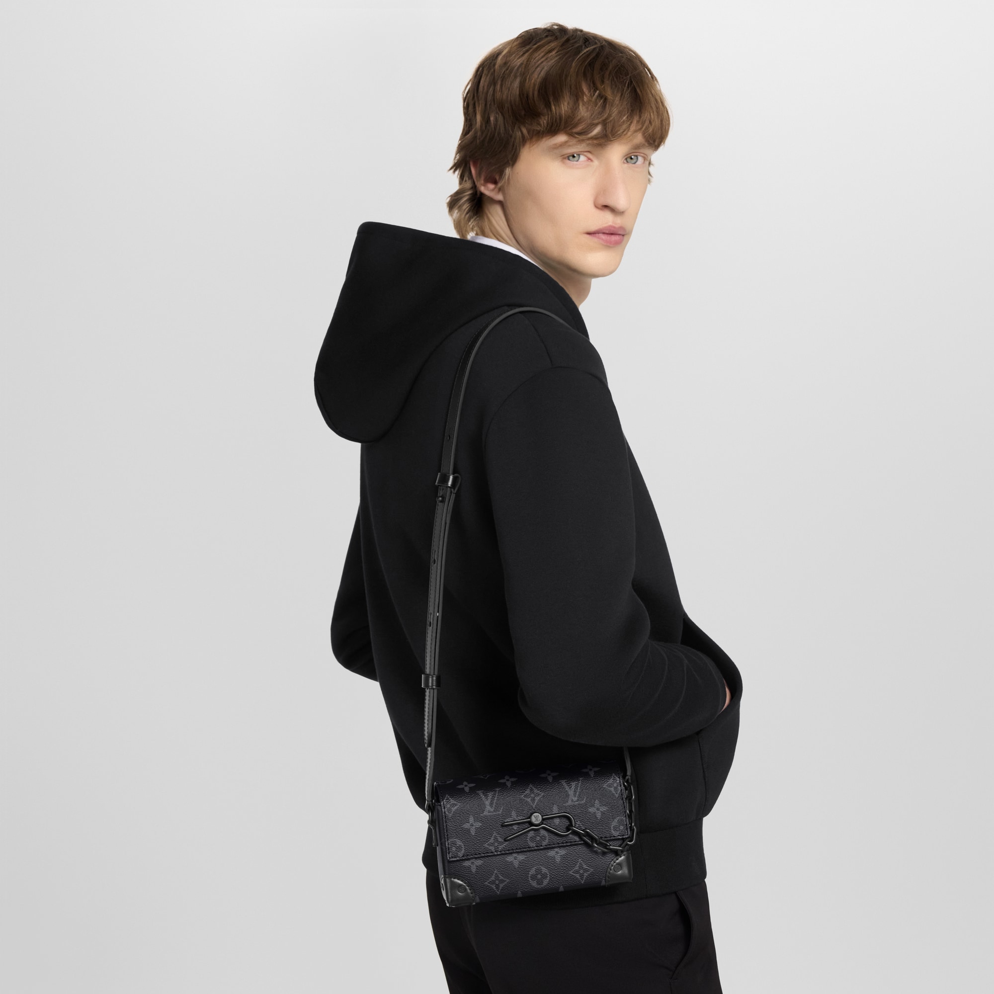 Monogram Eclipse Bolsas All Collections Cartera con correa Steamer | Louis Vuitton ® (Ampliar producto)