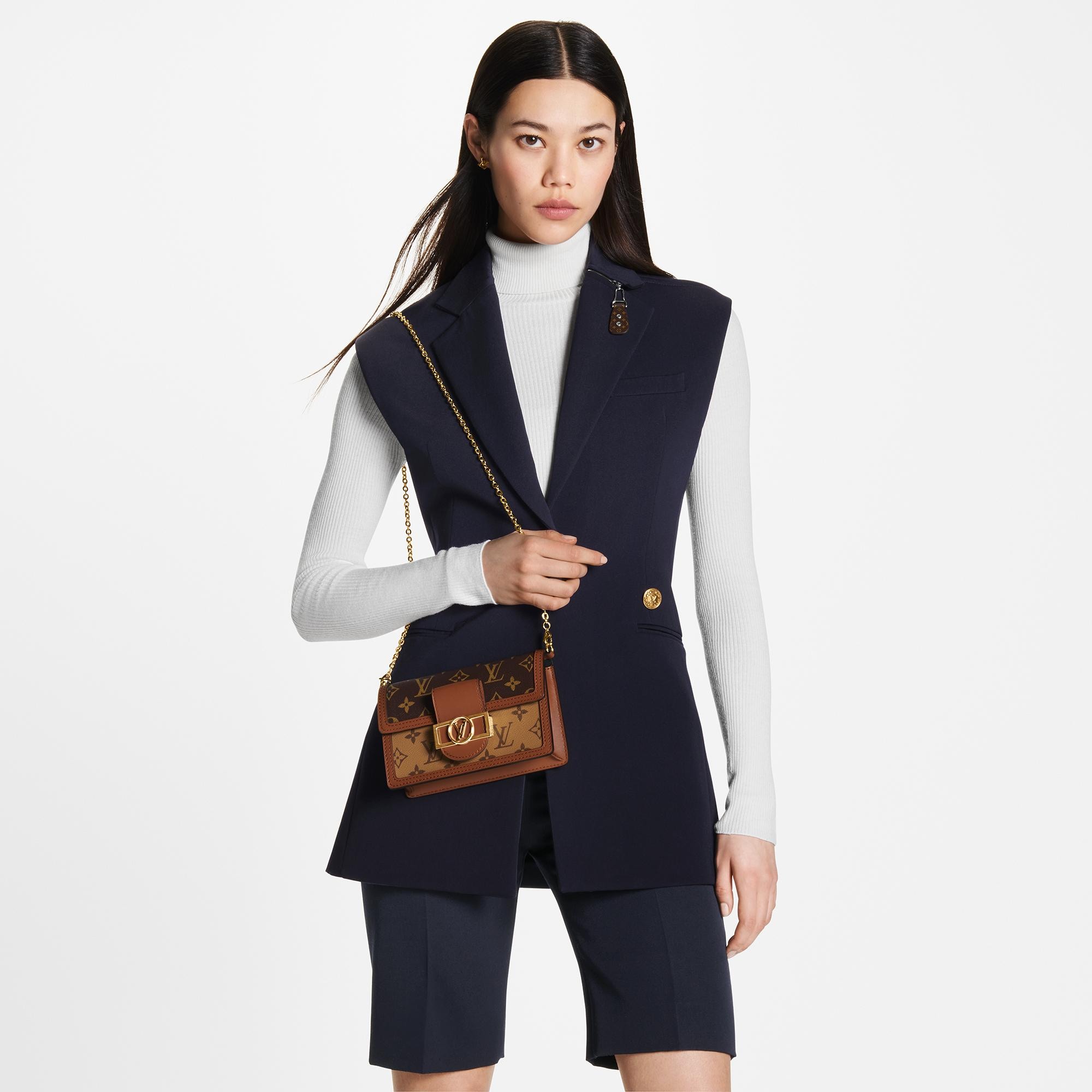 Autres Toiles Monogram Carteras y artículos de piel pequeños Todas las carteras y artículos de piel pequeños Cartera Dauphine con cadena | Louis Vuitton ® (Ampliar producto)