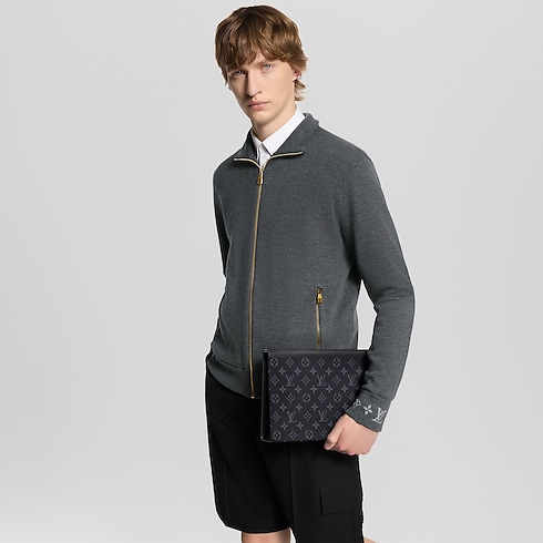 Monogram Eclipse Ramadan Ramadan Selection for Him Cartera de mano Voyage MM | Louis Vuitton ® (Ampliar producto)