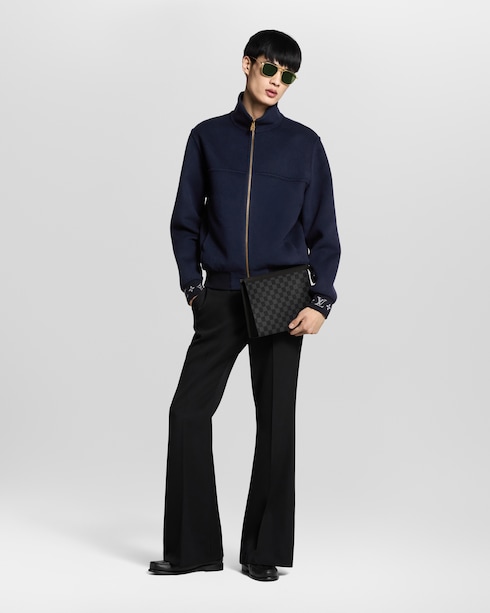Canvas Damier Graphite For Him } Cartera de mano Voyage MM | Louis Vuitton ®