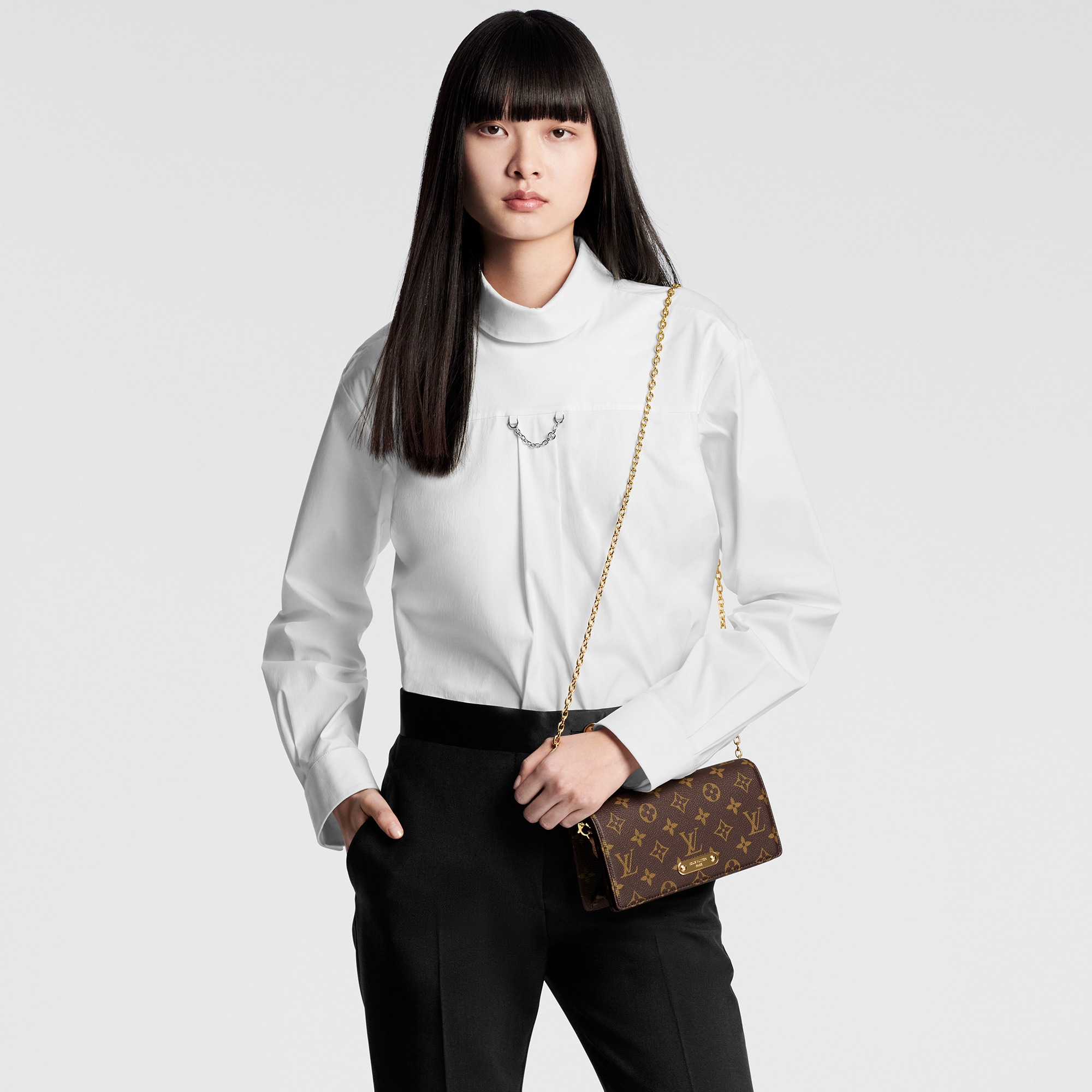 Monogram Carteras y artículos de piel pequeños Carteras con cadena y Micro Bolsas Cartera Wallet On Chain Lily | Louis Vuitton ® (Ampliar producto)