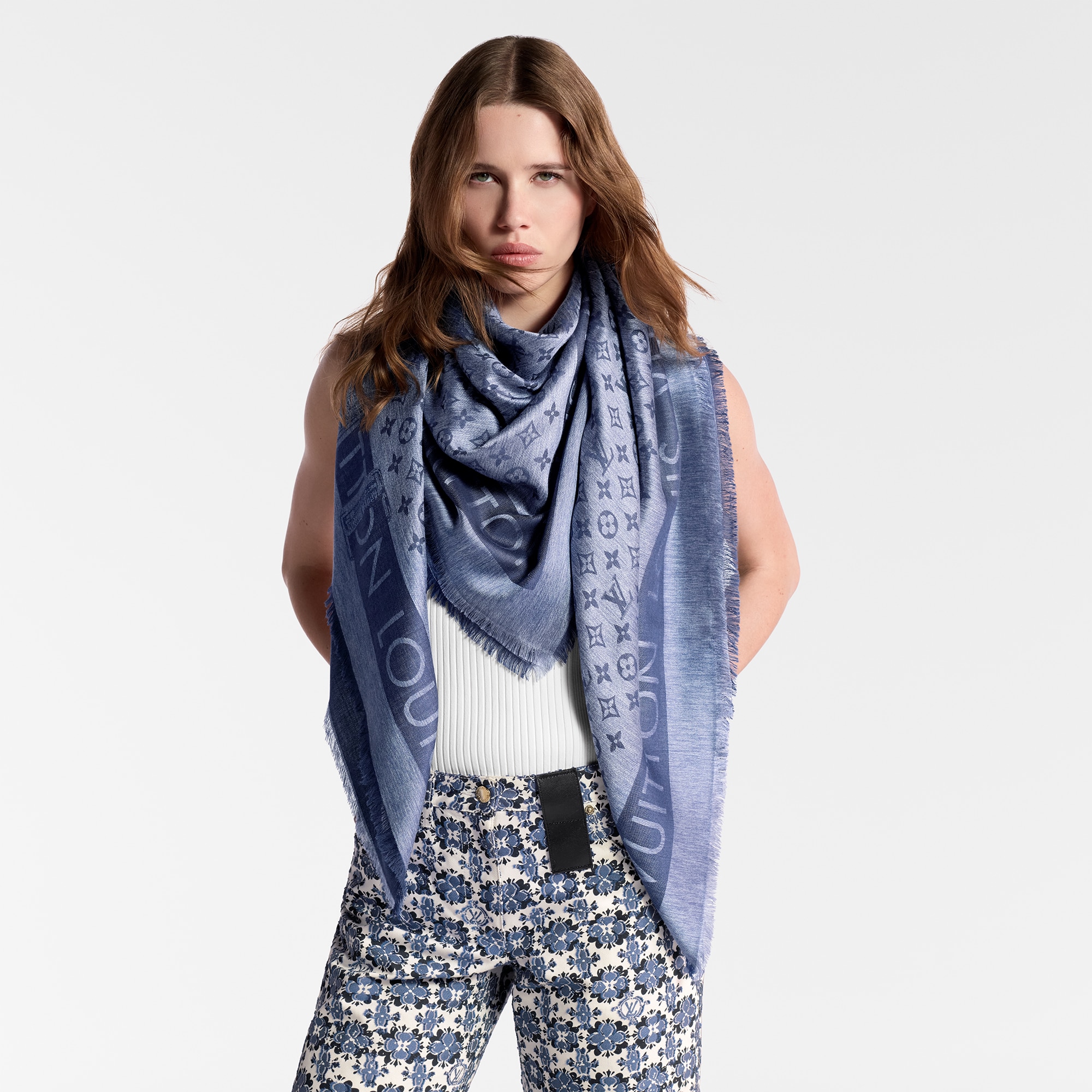 S00 Accesorios Chales y estolas Chal Lock And Go Denim | Louis Vuitton ® (Ampliar producto)