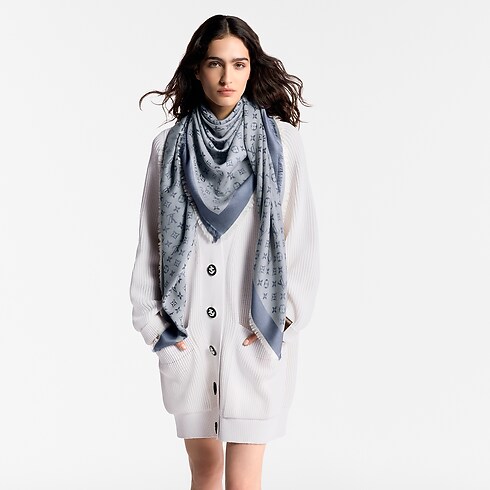 S00 Accesorios Chales y estolas Chal Monograma Denim | Louis Vuitton ® (Ampliar producto)
