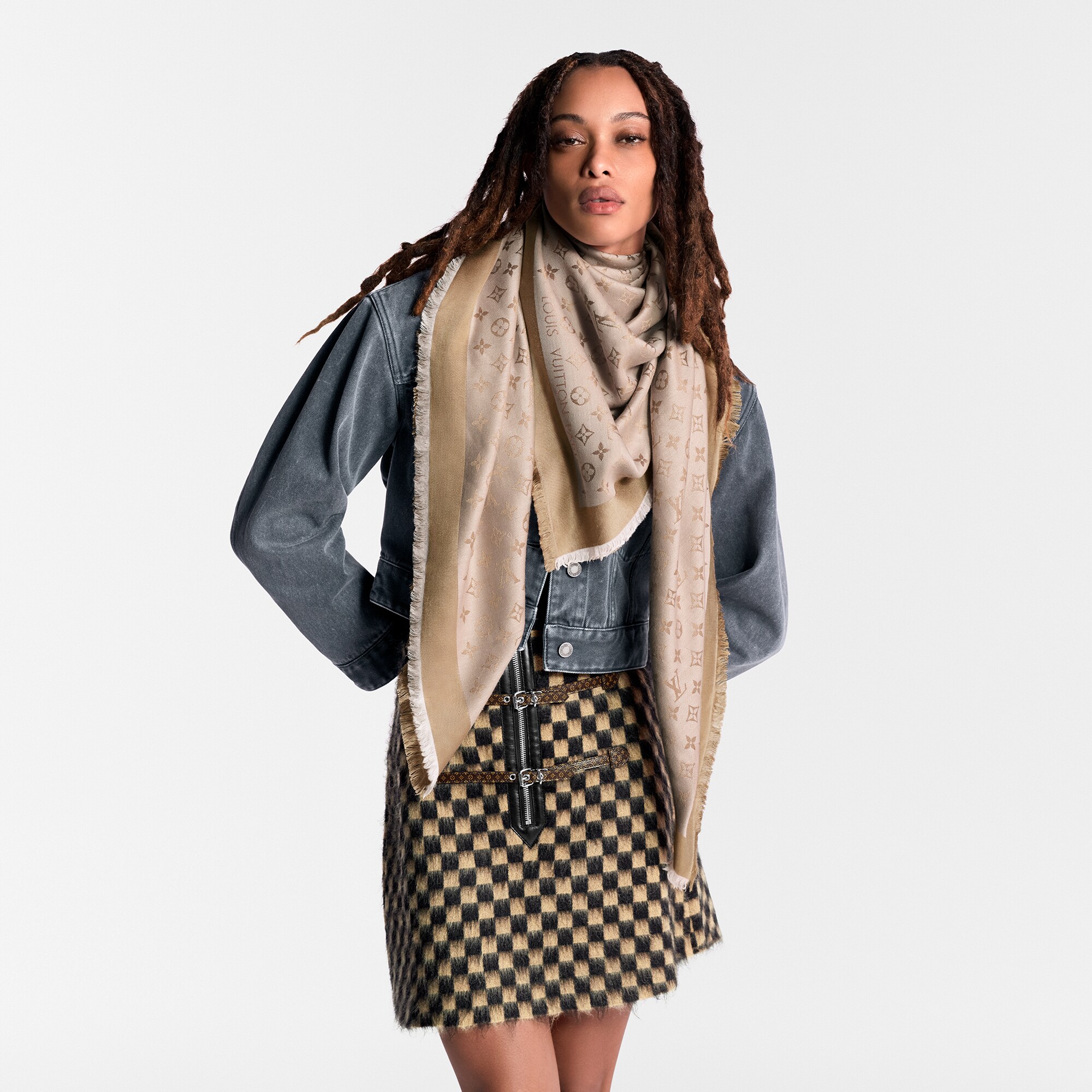 S00 Accesorios Chales y estolas Chal Monograma Denim | Louis Vuitton ® (Ampliar producto)
