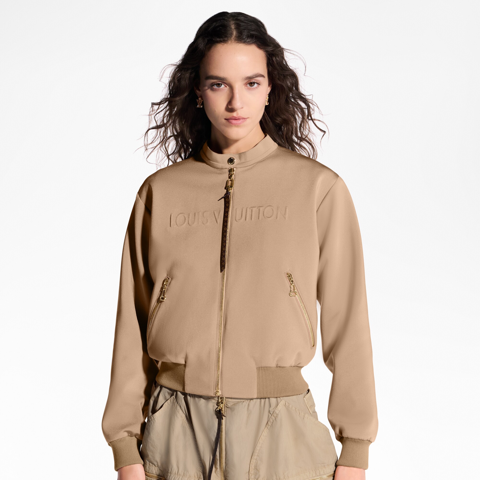  Ready to Wear Abrigos y chaquetas Chamarra bomber Louis Vuitton en 3D | Louis Vuitton ® (Ampliar producto)