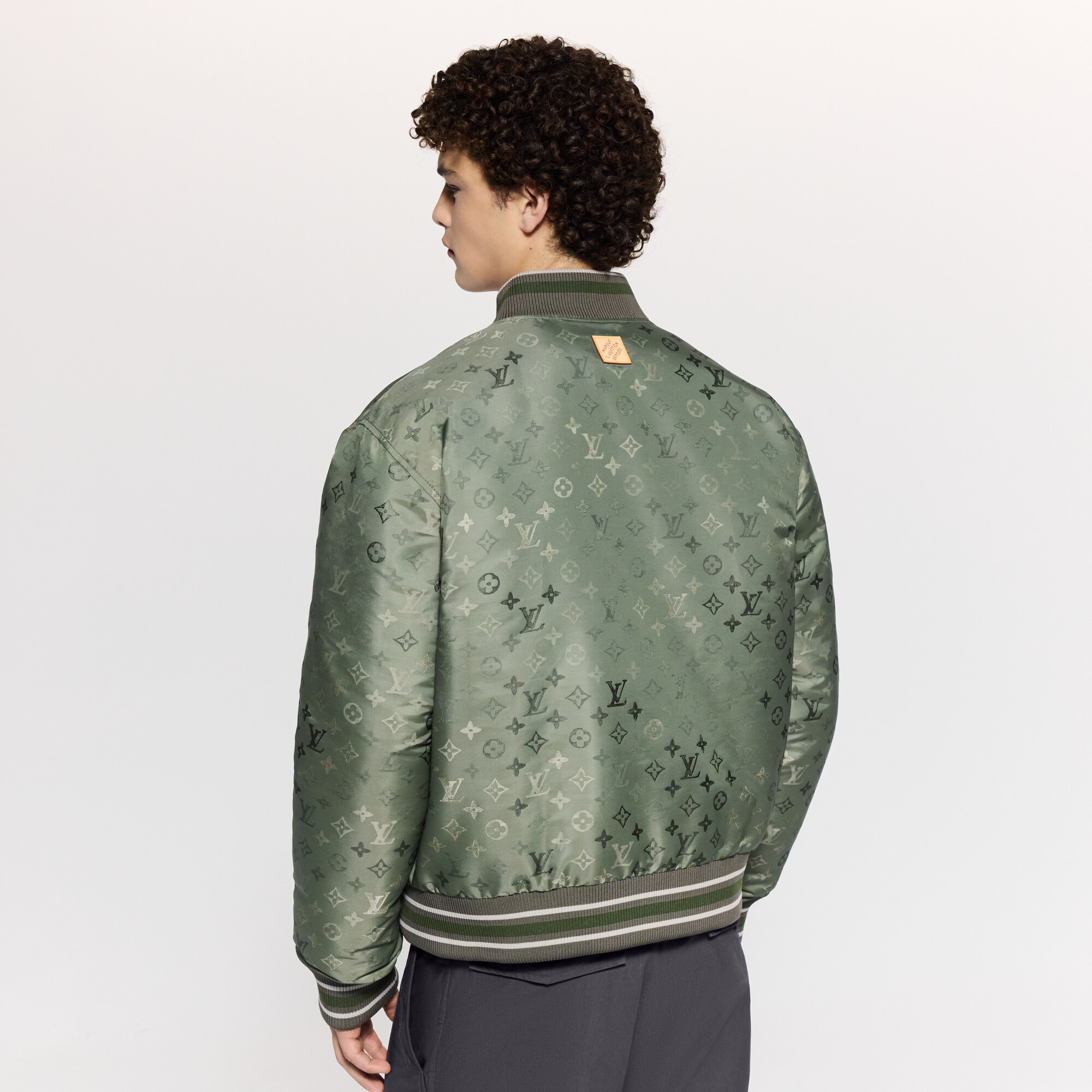  Ready to Wear Cazadoras y abrigos Chamarra bomber Monograma | Louis Vuitton ® (Ampliar producto)
