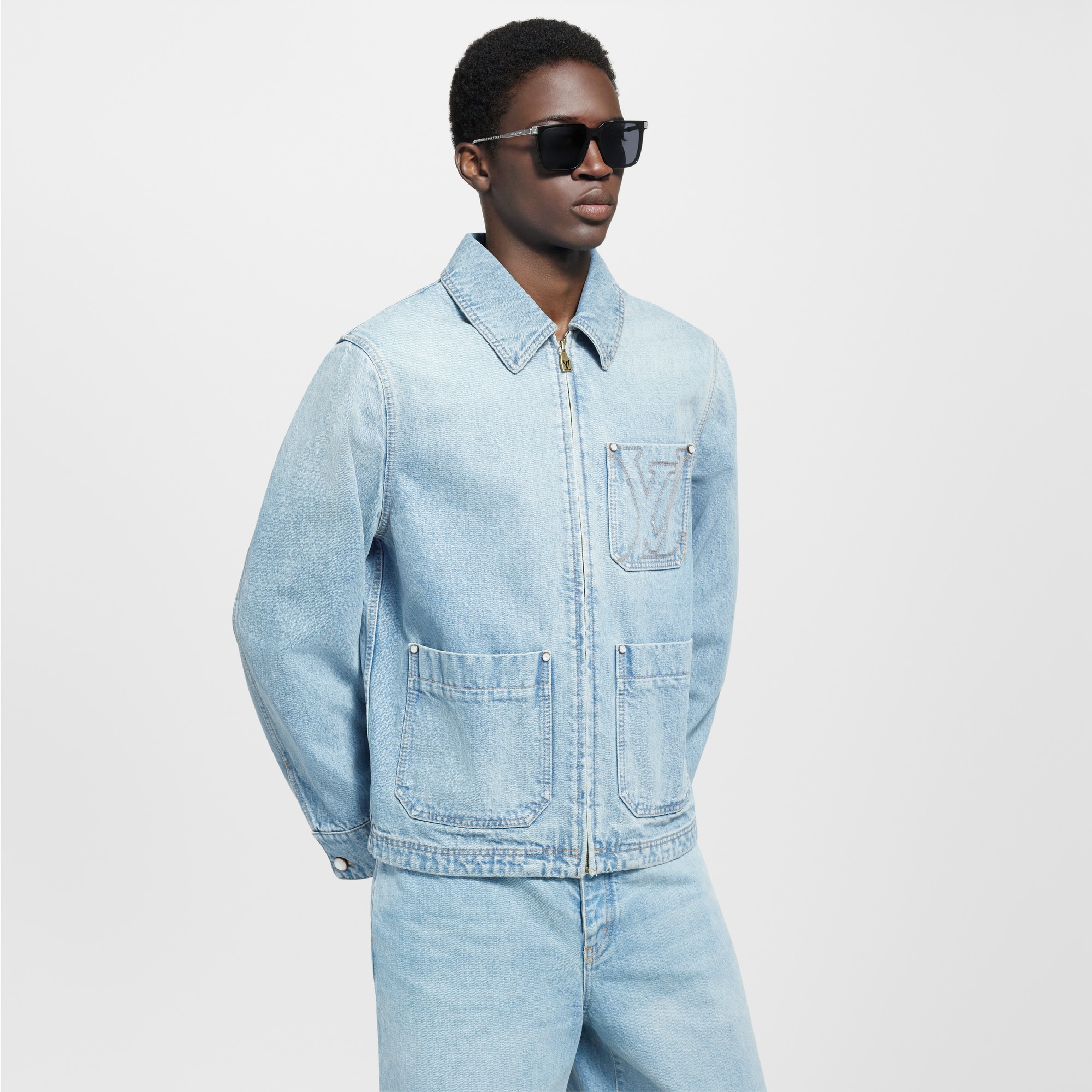  Ready to Wear Cazadoras y abrigos Chamarra de denim utilitaria LV | Louis Vuitton ® (Ampliar producto)