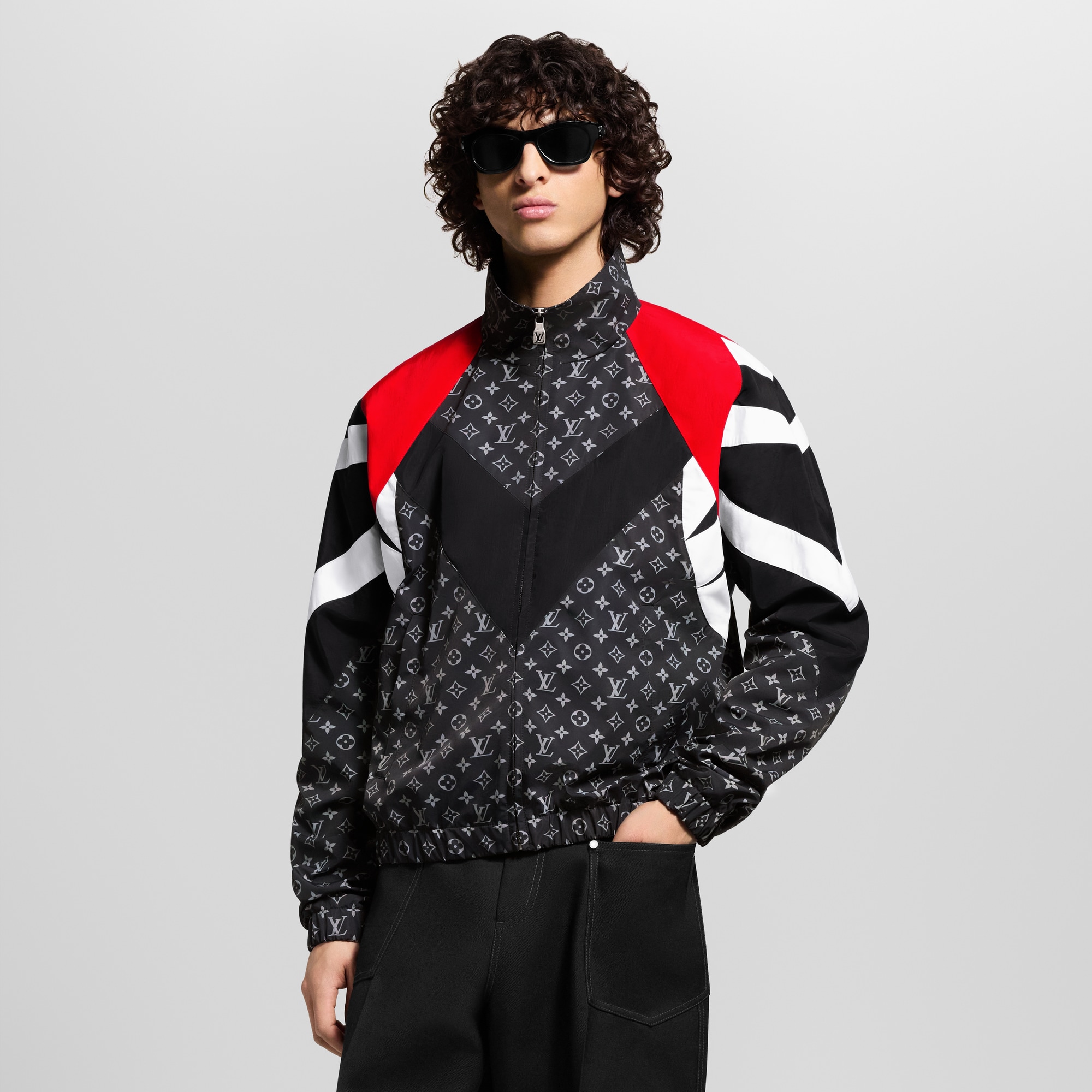  Ready to Wear Cazadoras y abrigos Chamarra deportiva de nailon con motivo Monograma | Louis Vuitton ® (Ampliar producto)