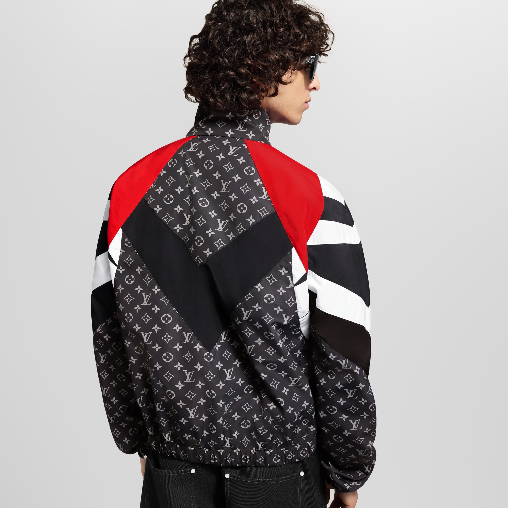  Ready to Wear Cazadoras y abrigos Chamarra deportiva de nailon con motivo Monograma | Louis Vuitton ® (Ampliar producto)