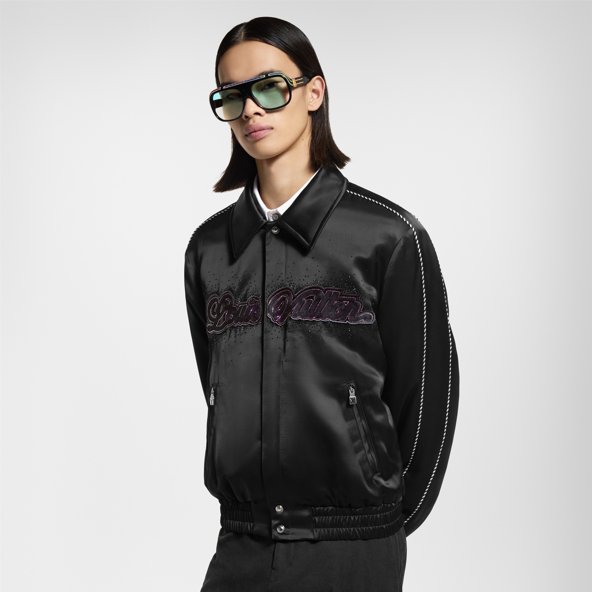  Ready to Wear Cazadoras y abrigos Chamarra Sukajan con adorno | Louis Vuitton ® (Ampliar producto)