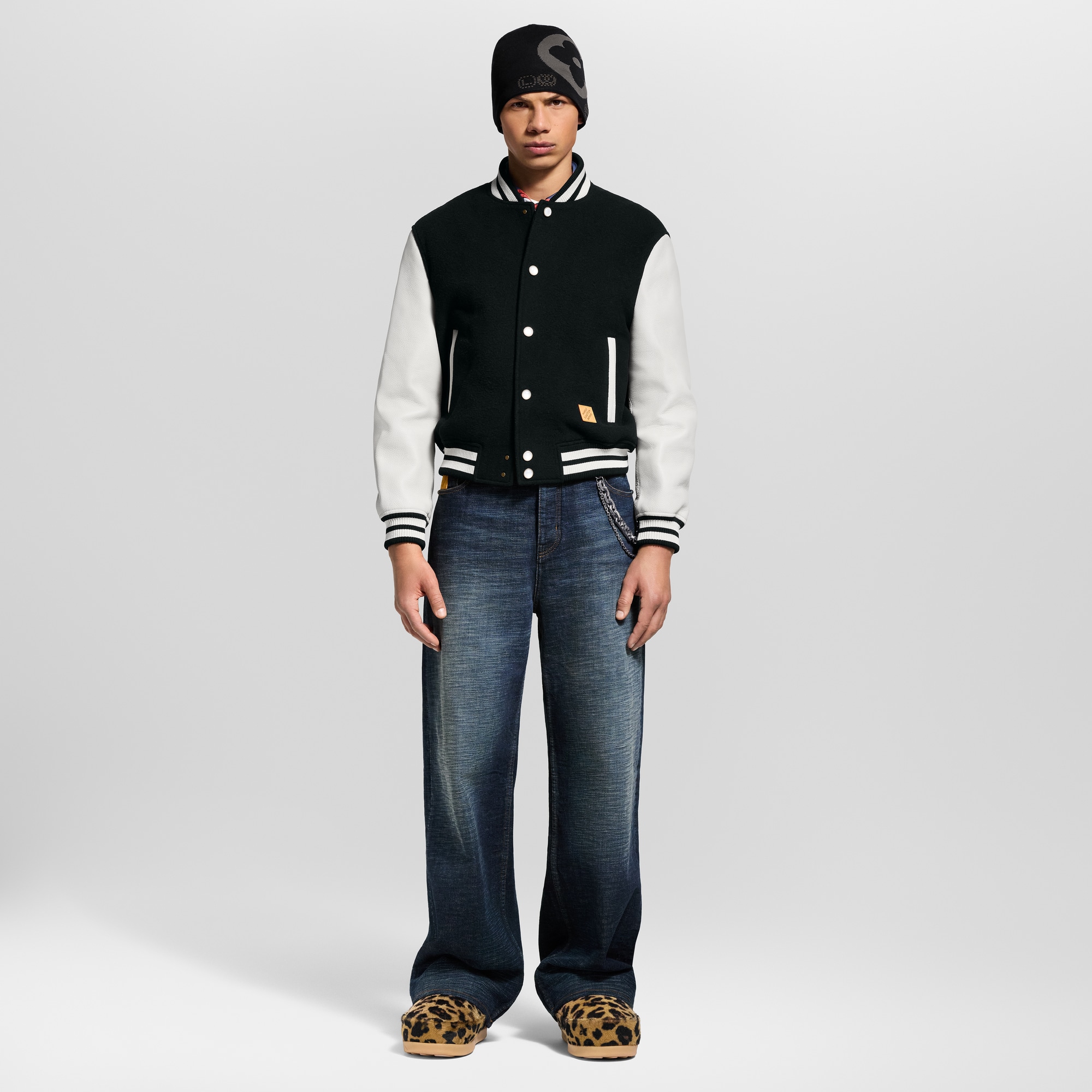  Ready to Wear Cazadoras y abrigos Chamarra universitaria distintiva en piel | Louis Vuitton ® (Ampliar producto)