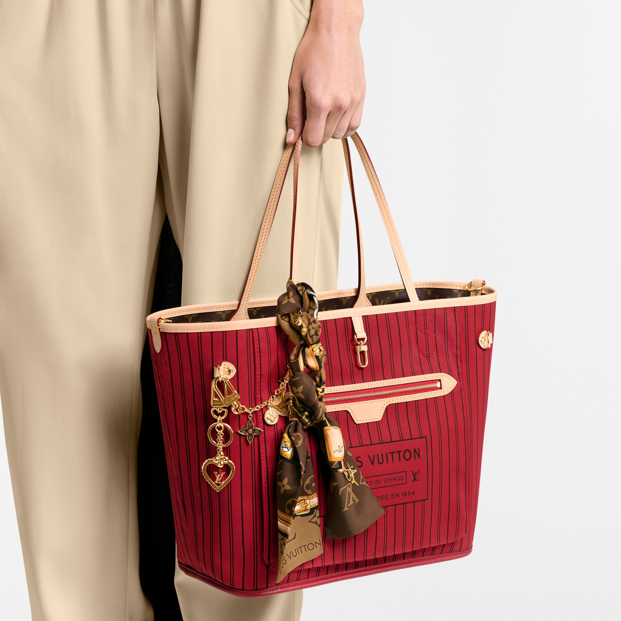 S00 Accesorios Llaveros y charms  Charm con cadena Spring Street | Louis Vuitton ® (Ampliar producto)