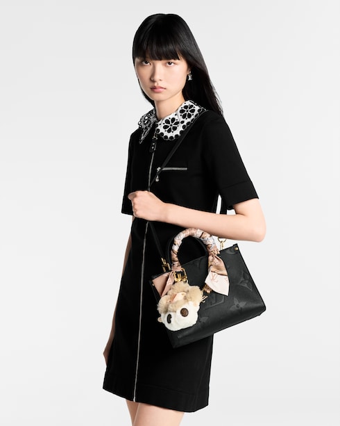 S00 Acessórios Chaveiros e Bag Charms Charm de Bolsa com Corrente Fleur de Monogram | Louis Vuitton ®