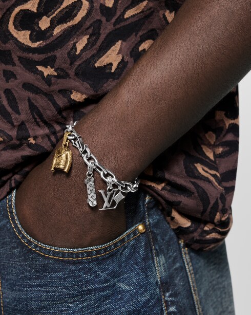 S00 Fashion Jewelry Necklaces and Pendants LV Skateboard Charm | Louis Vuitton ®