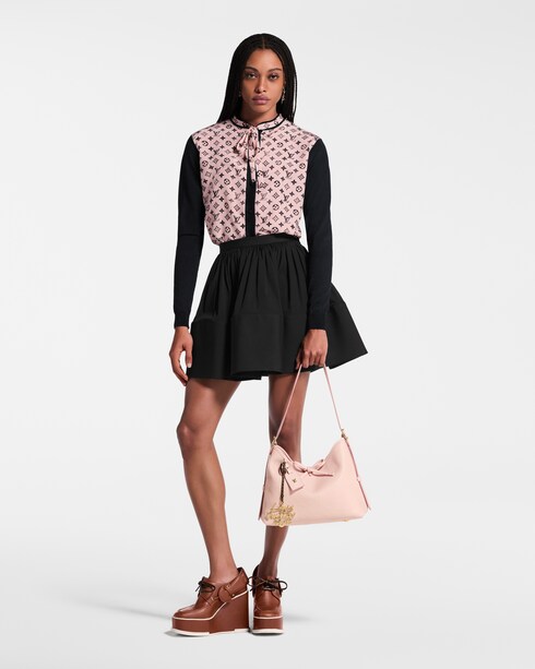 S00 Accesorios Llaveros y charms Charm para bolsa LV Lettering | Louis Vuitton ®