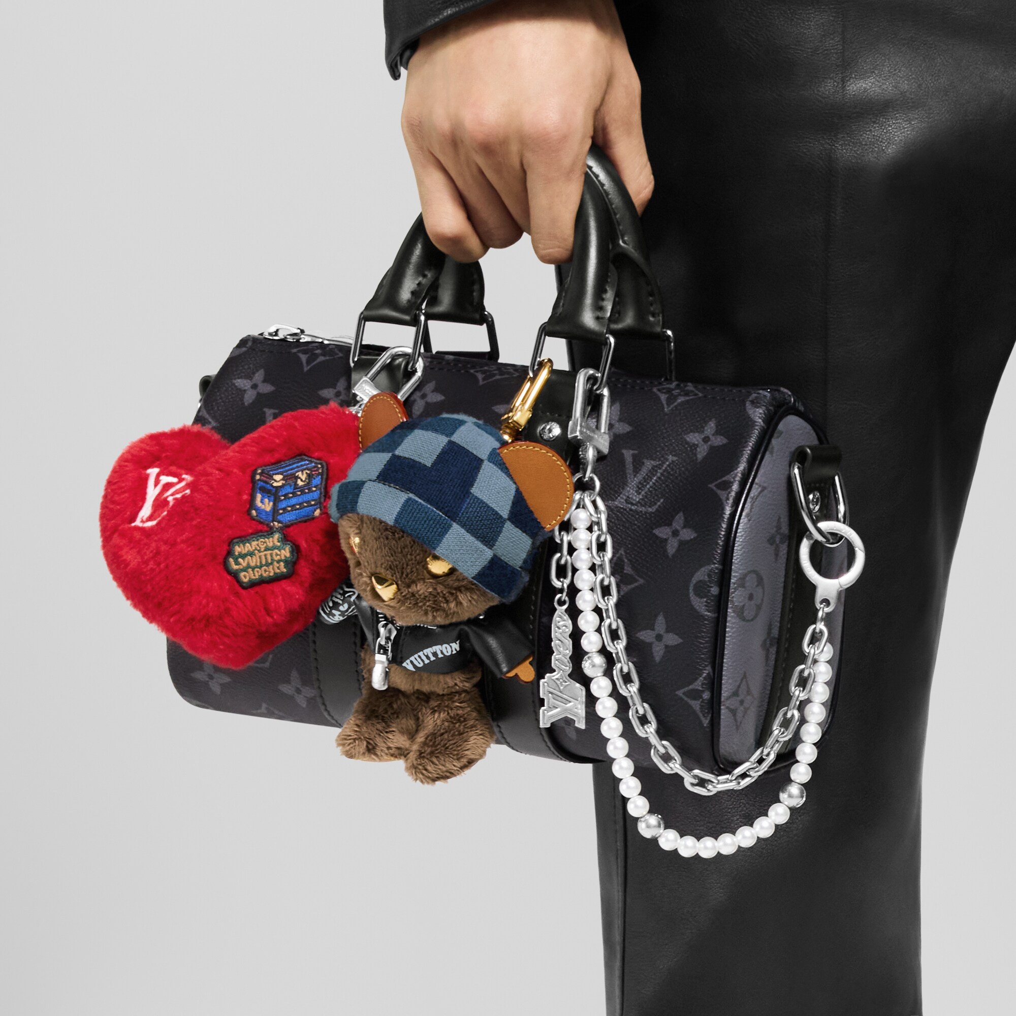 S00 Accesorios Llaveros y charms  Charm para bolsa LV Lucky Heart | Louis Vuitton ® (Ampliar producto)