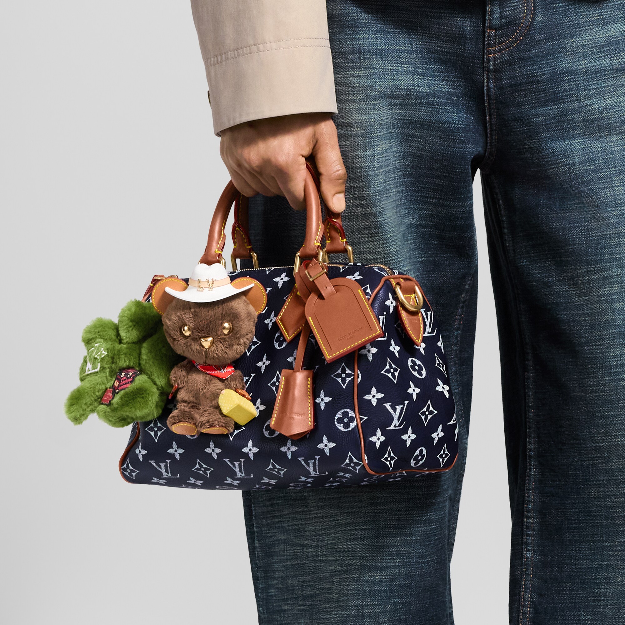S00 Accesorios Llaveros y charms  Charm para bolsa LV Lucky Trefoil | Louis Vuitton ® (Ampliar producto)