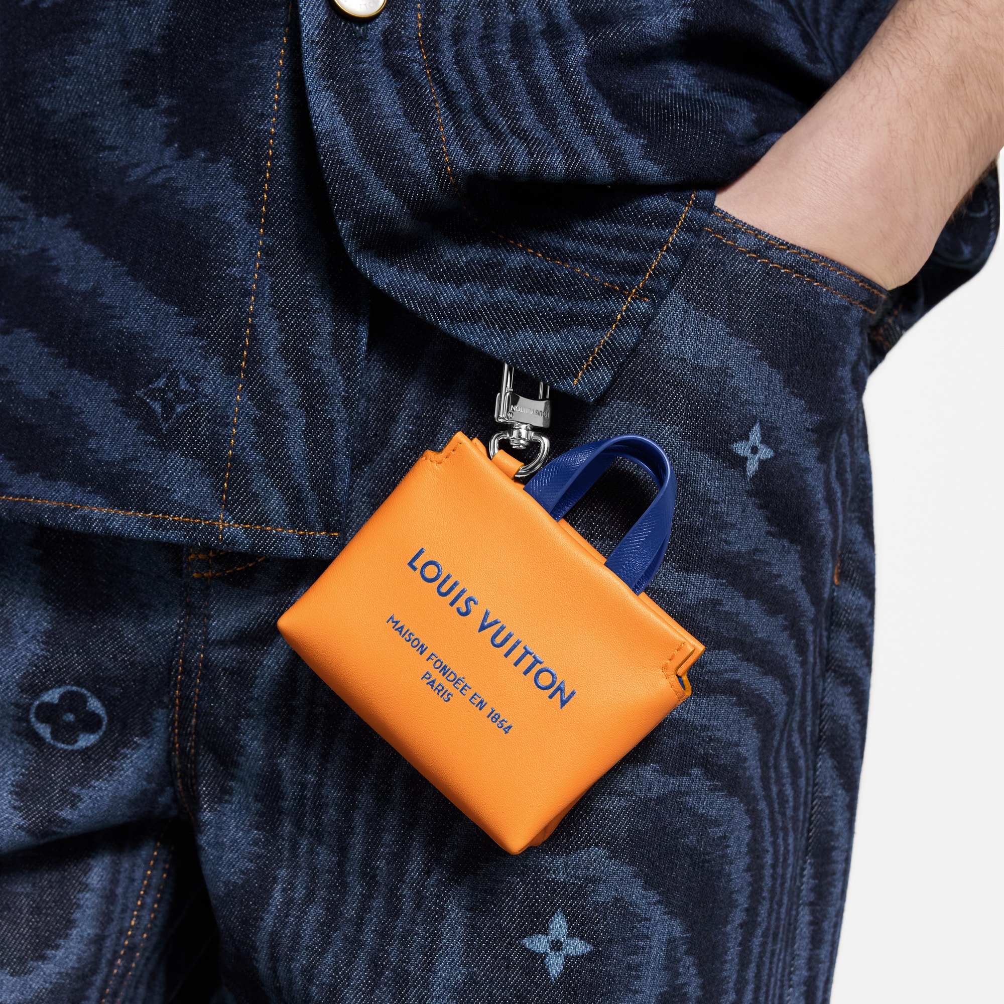 S00 Accesorios Llaveros y charms  Charm para bolsa LV Mini Shopper | Louis Vuitton ® (Ampliar producto)