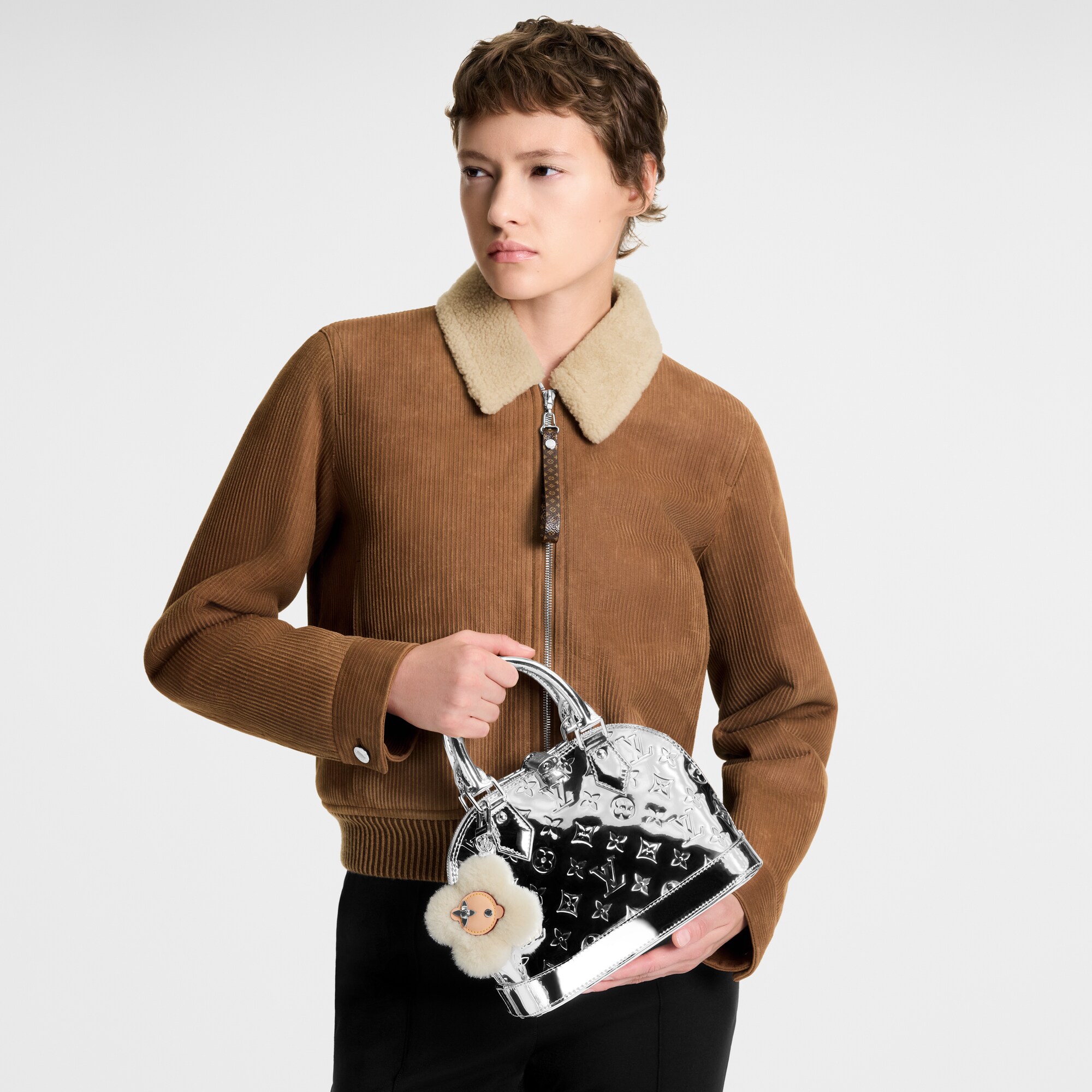 S00 Accesorios Llaveros y charms  Charm para bolsa Vivienne Shearling | Louis Vuitton ® (Ampliar producto)