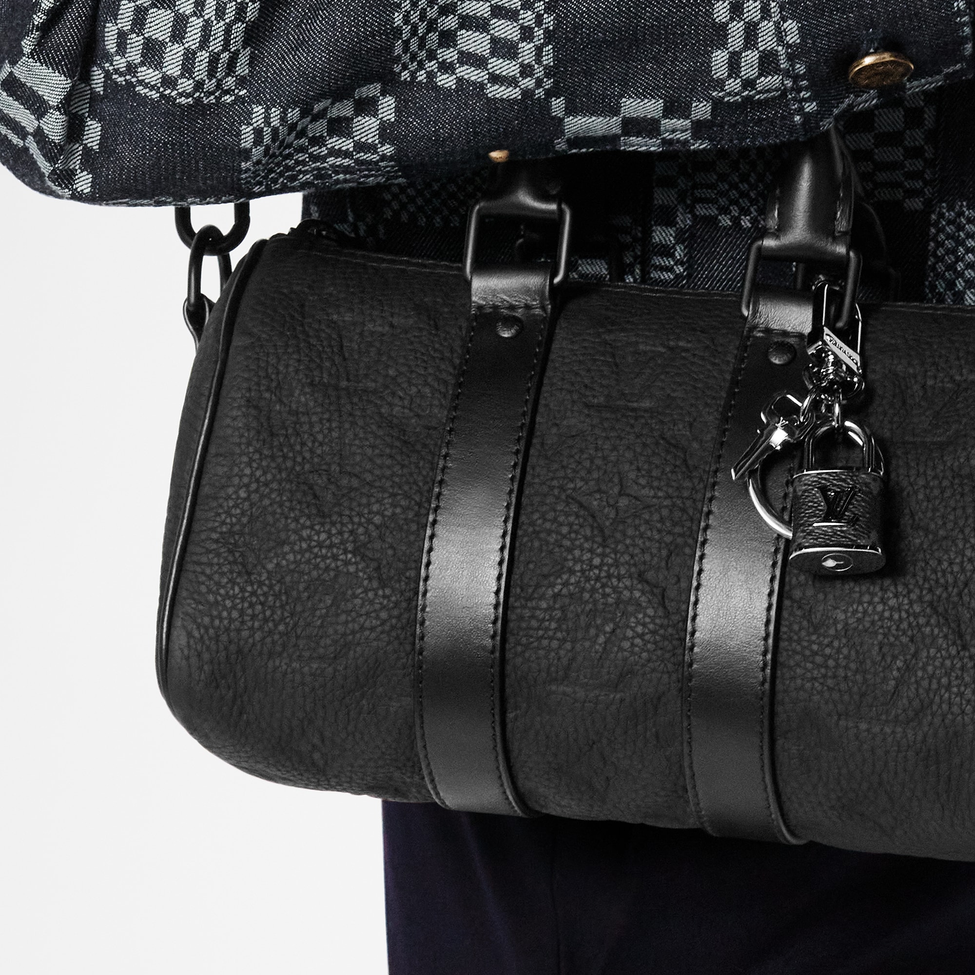 S00 Accesorios Llaveros y charms  Charm para bolsa y llavero LV Lock | Louis Vuitton ® (Ampliar producto)