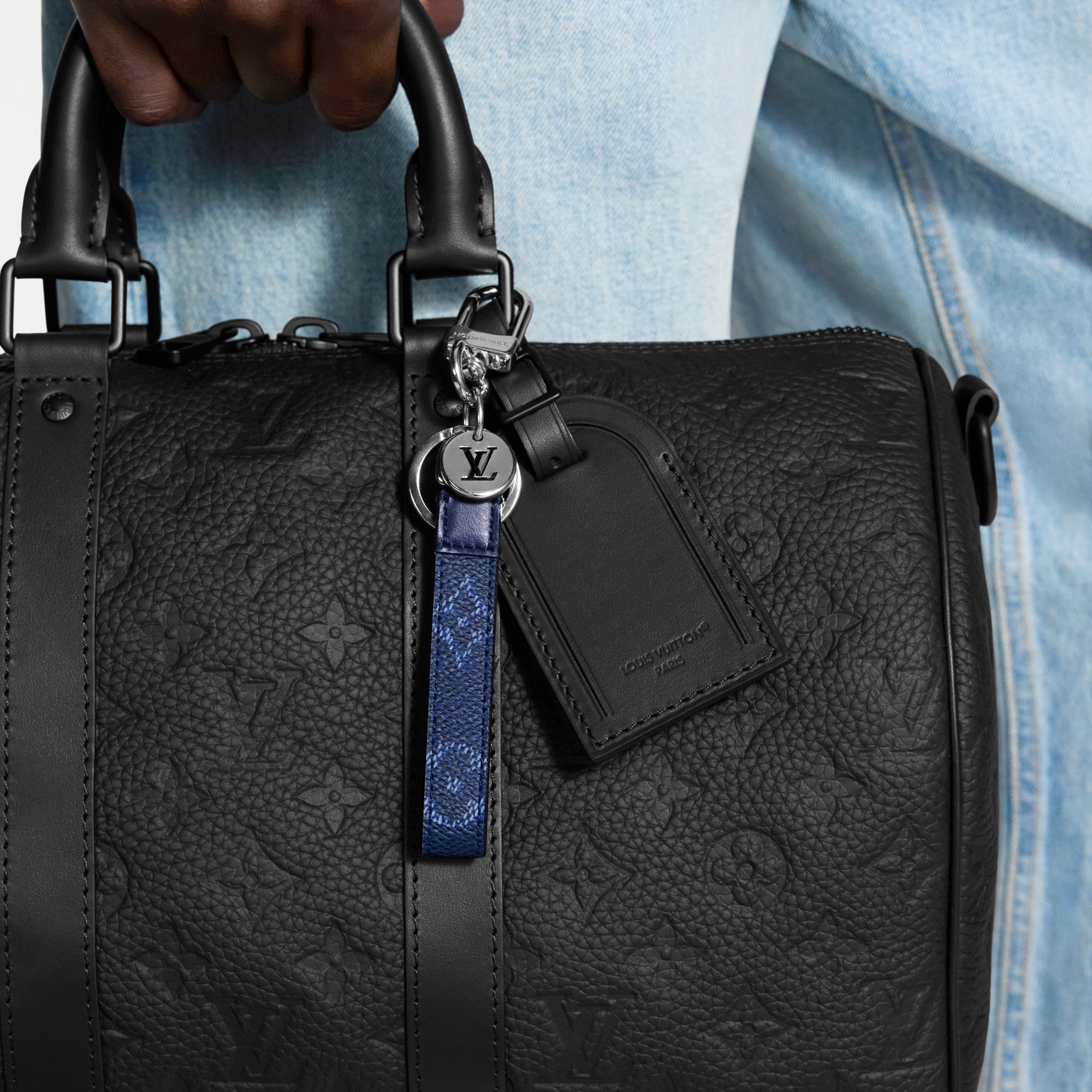 S00 Accesorios Llaveros y charms  Charm para bolsa y llavero LV Slim Dragonne | Louis Vuitton ® (Ampliar producto)