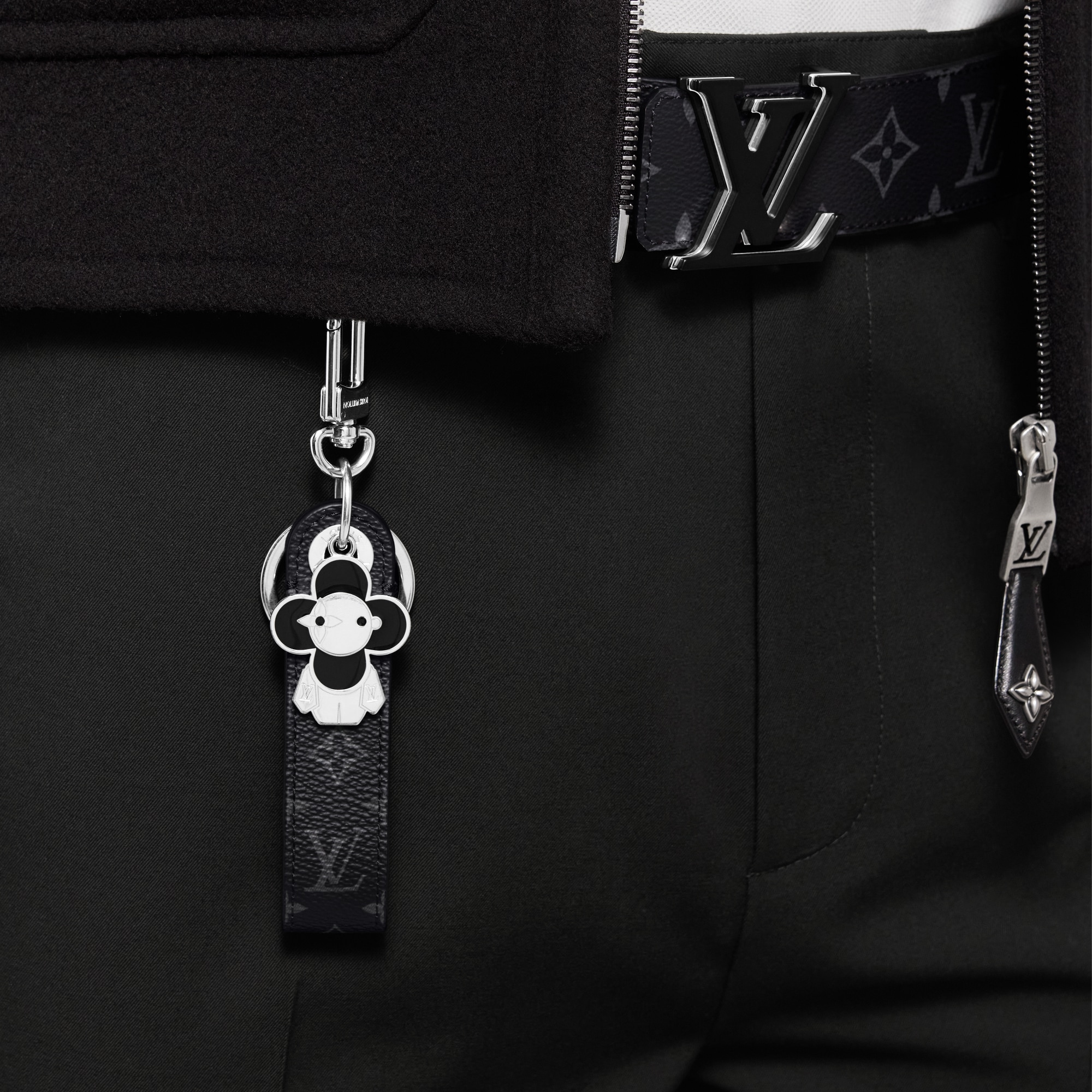 S00 Accesorios Llaveros y charms  Charm para bolsa y llavero Vivienne Dragonne | Louis Vuitton ® (Ampliar producto)